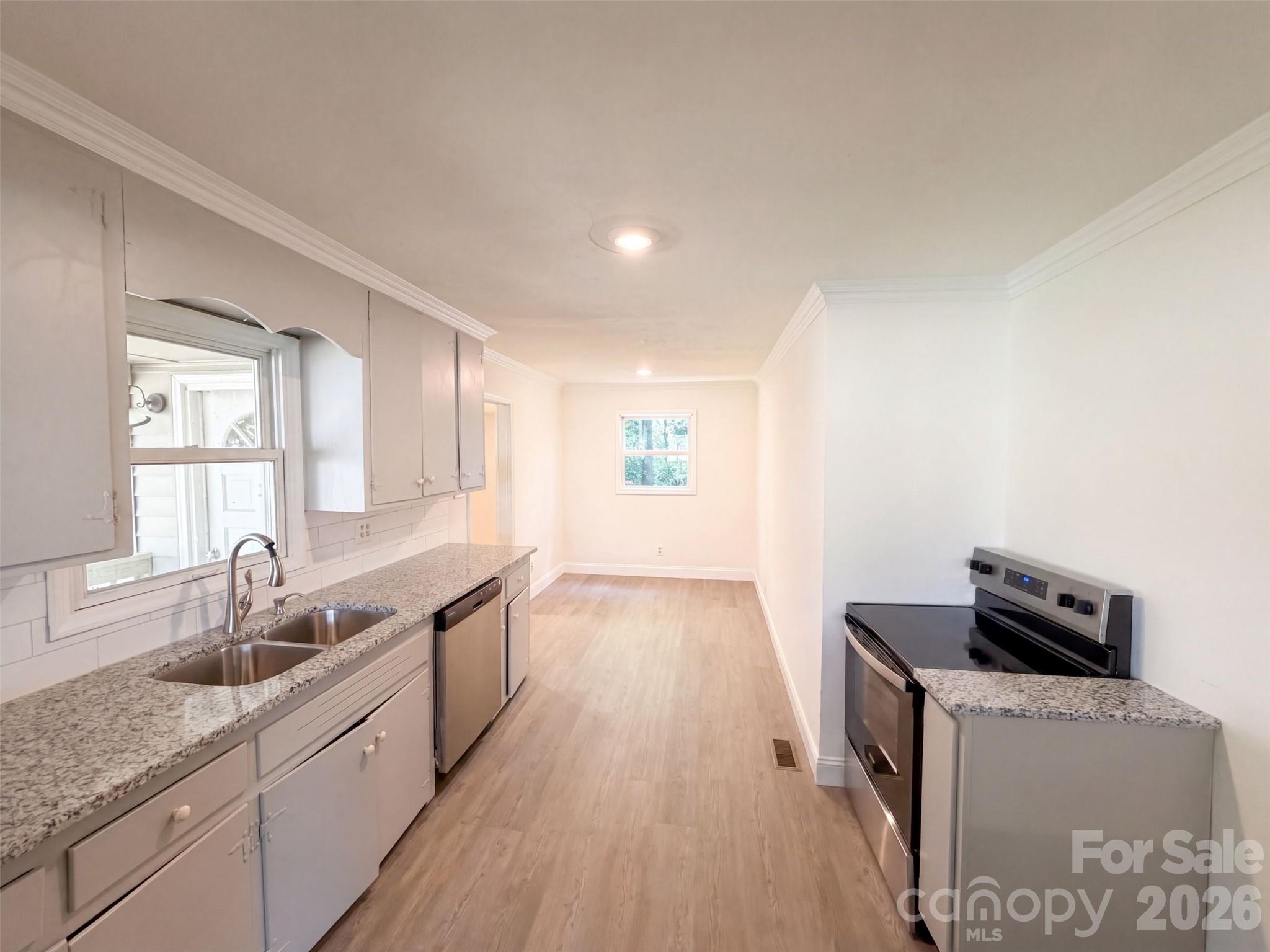 1610 Martin Avenue Property Photo 2