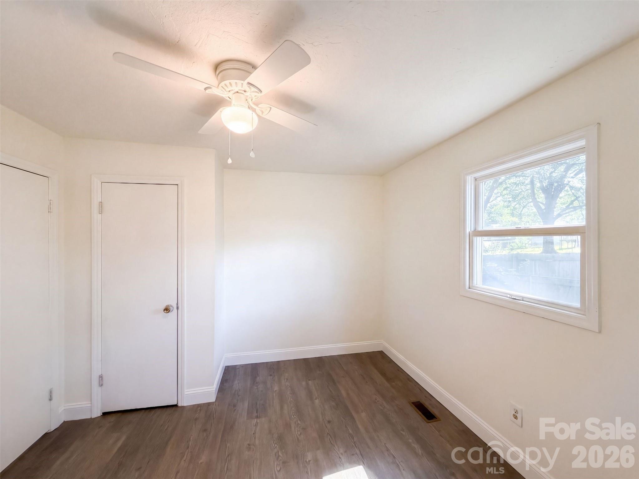 1610 Martin Avenue Property Photo 8