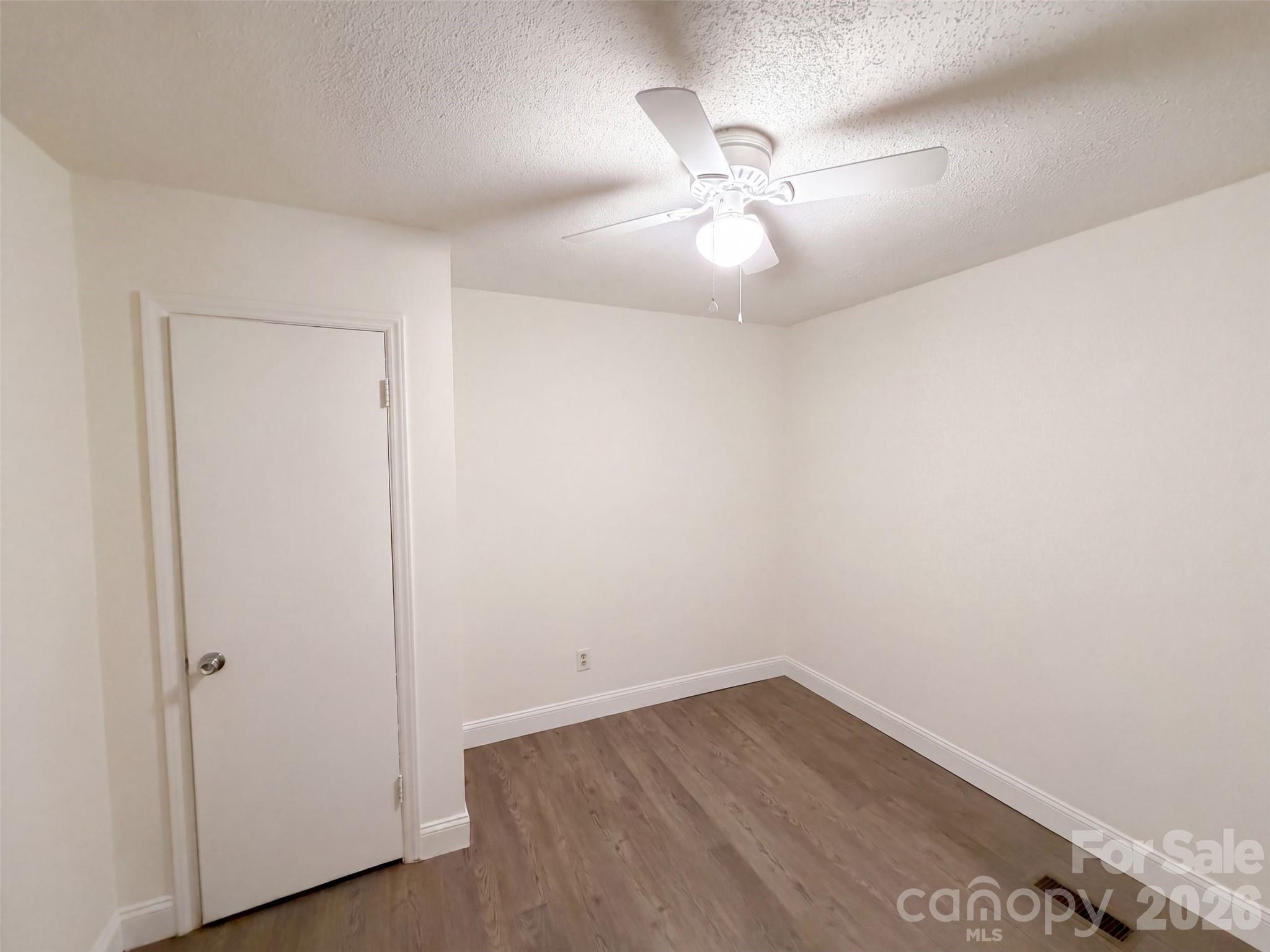 1610 Martin Avenue Property Photo 9