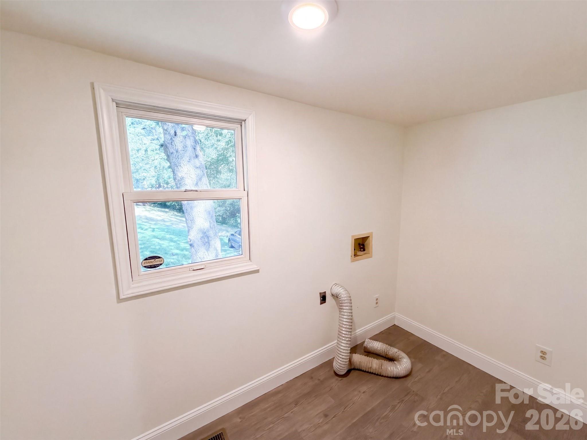 1610 Martin Avenue Property Photo 12