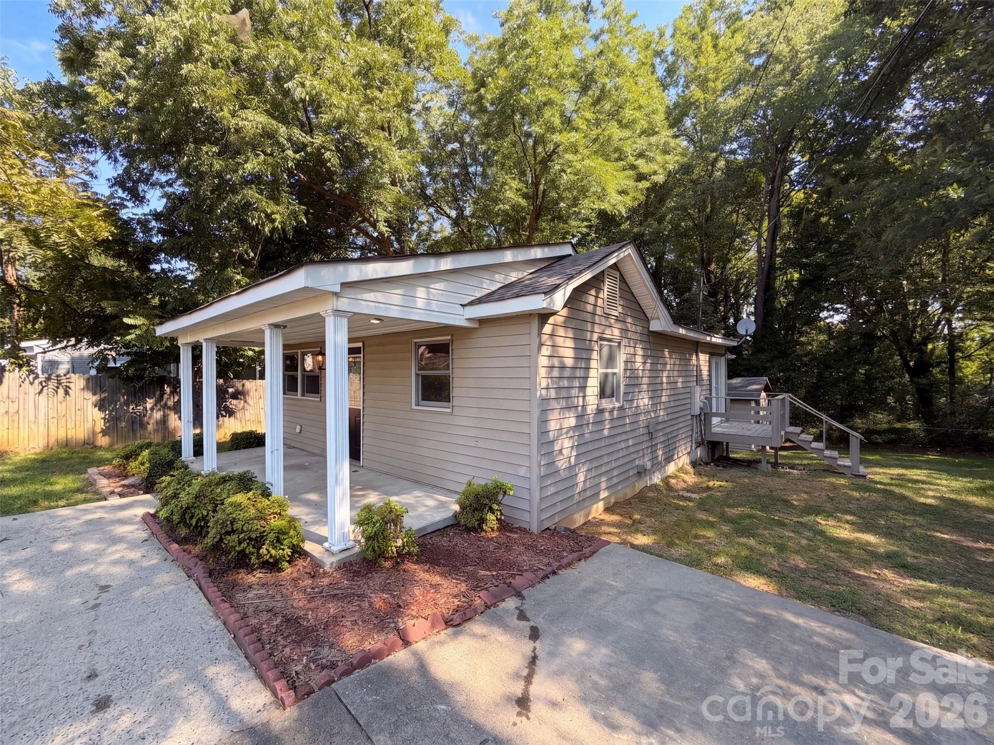 1610 Martin Avenue Property Photo 16