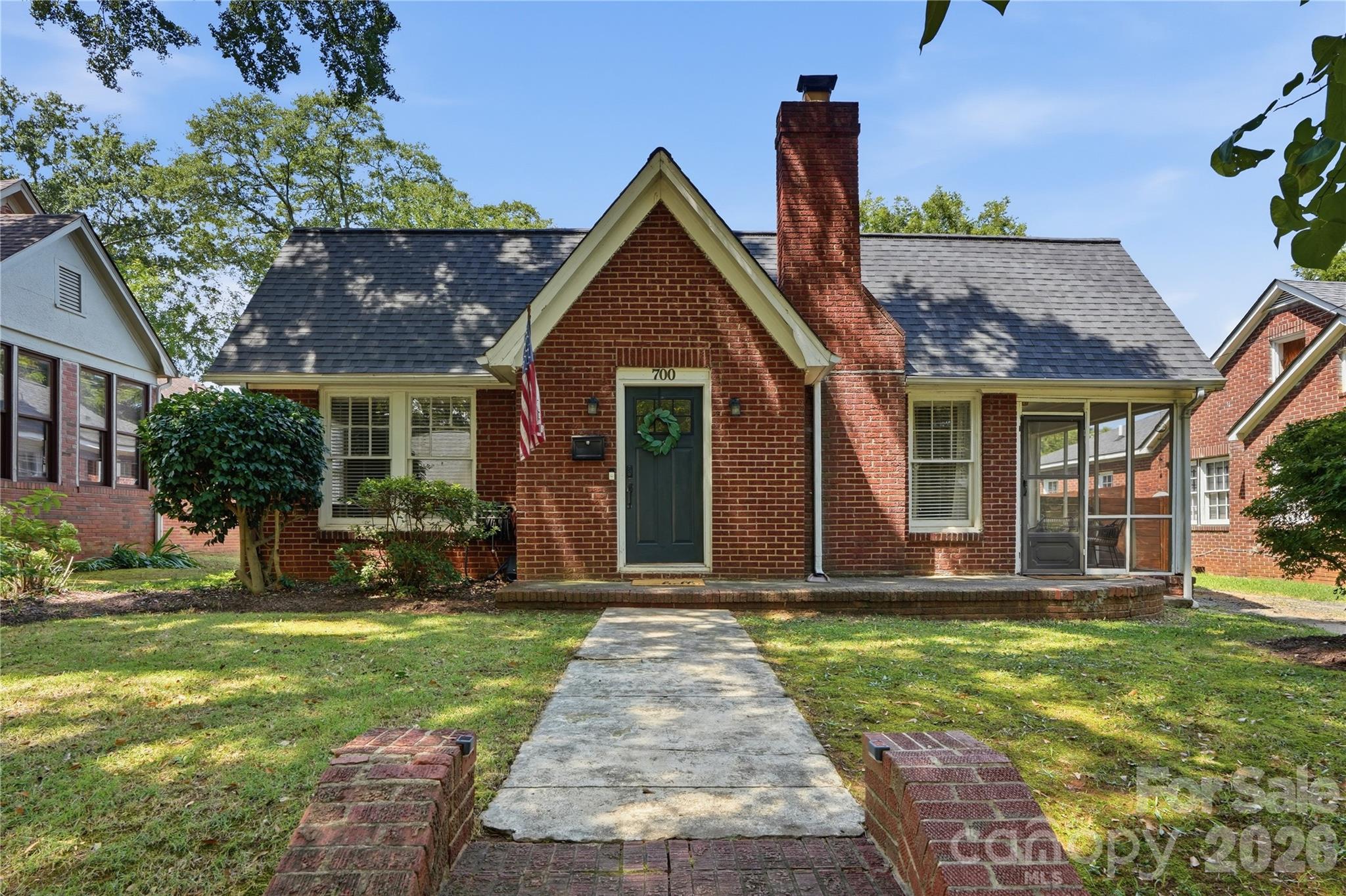 700 Woodruff Place Property Photo 1