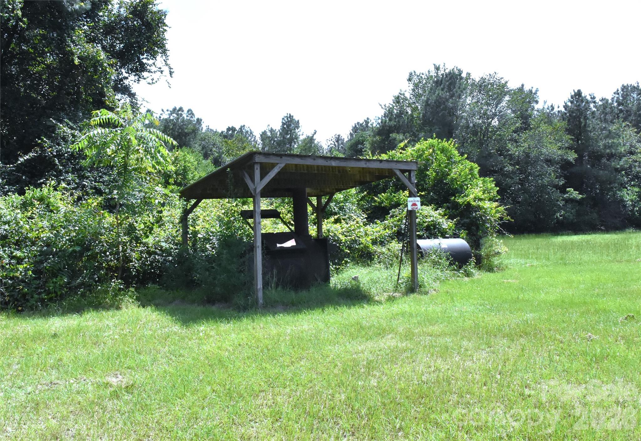 8280 Henry Gibson Road Property Photo 7