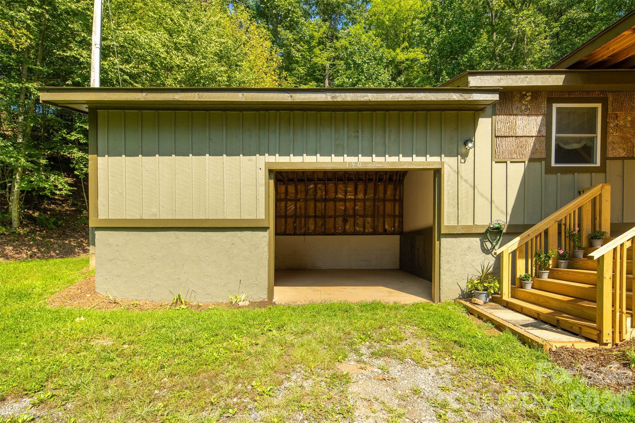 190 Hummingbird Lane Property Photo 35
