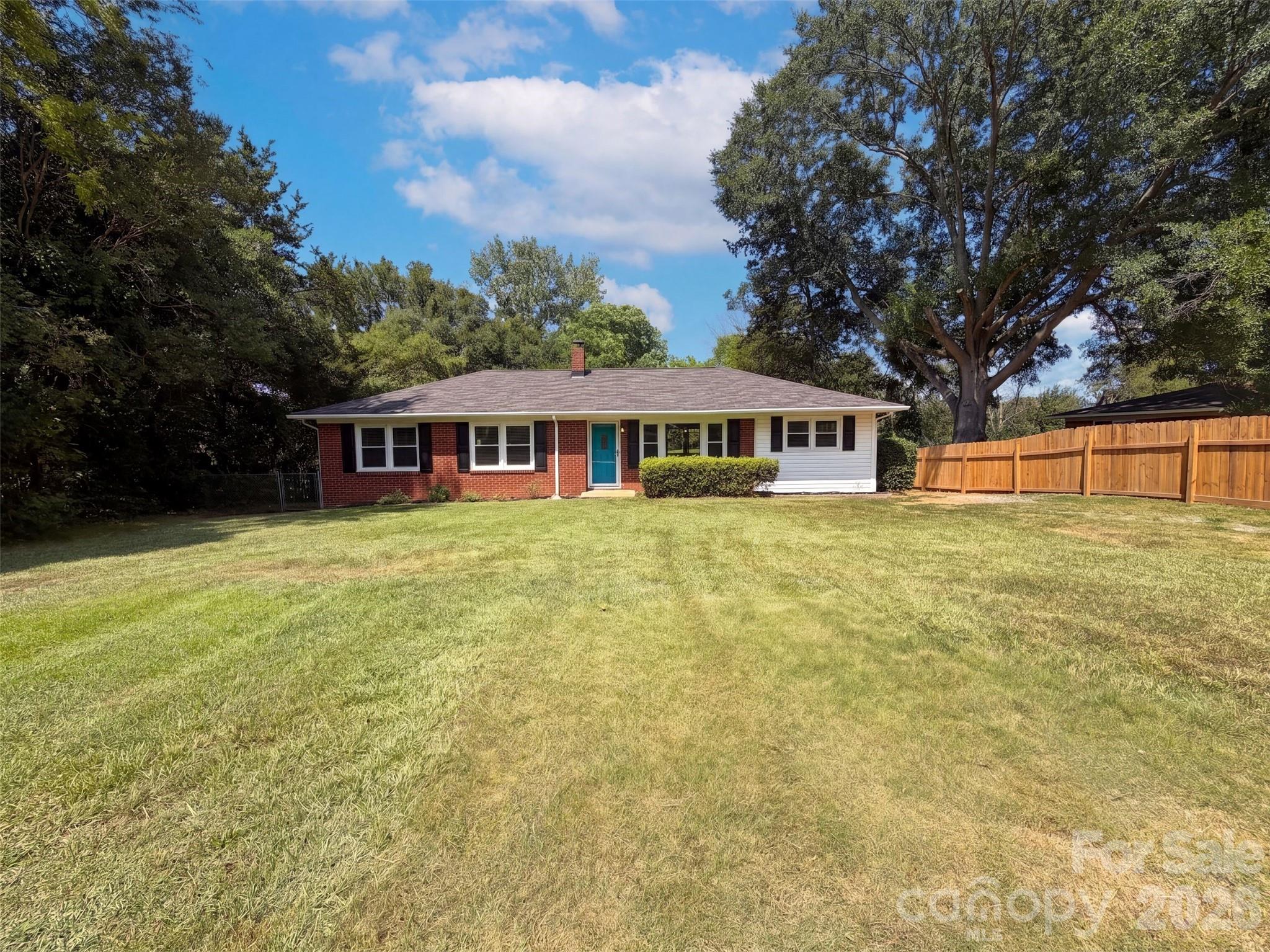 2154 Rosewood Drive Property Photo 1