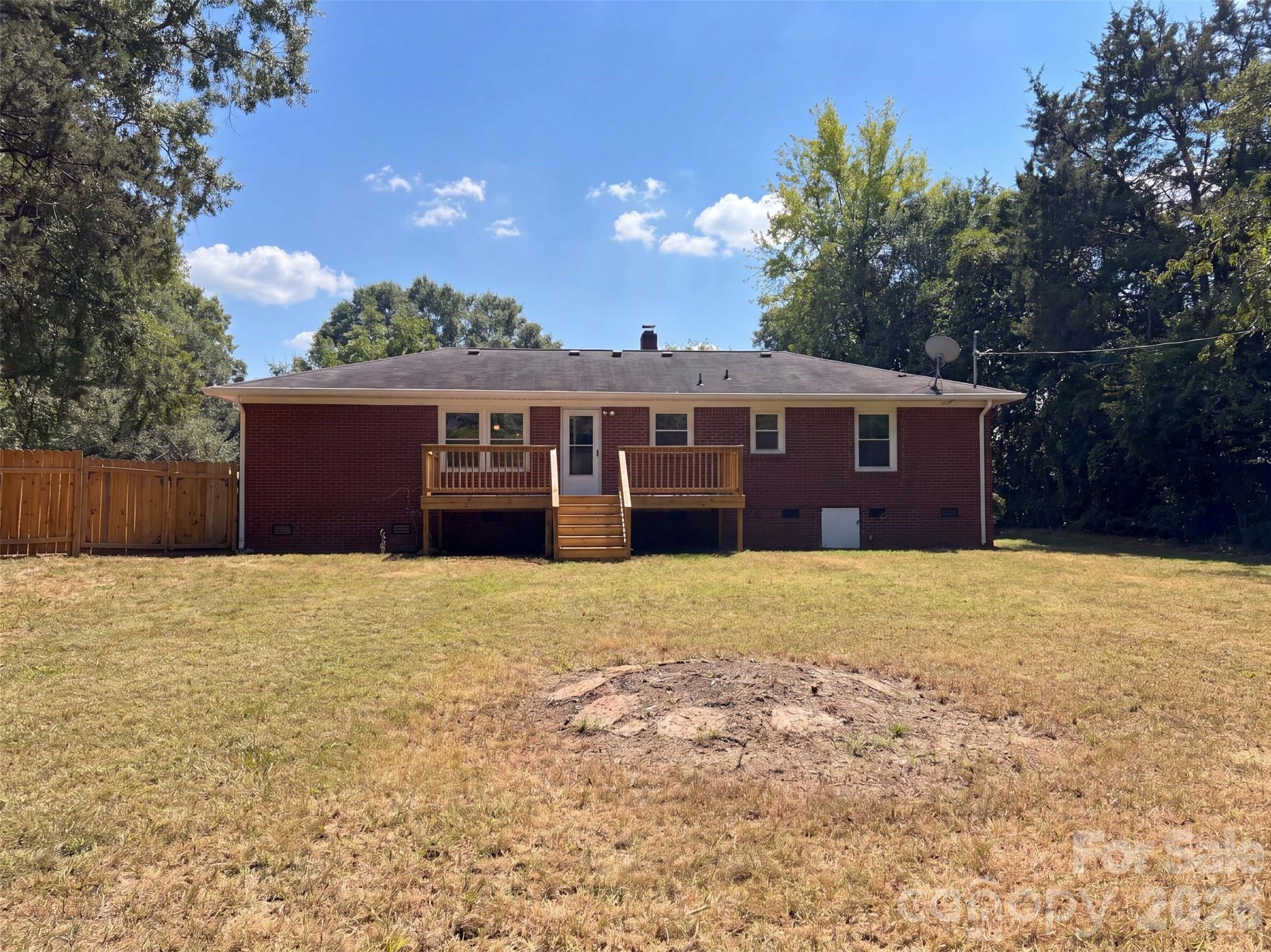 2154 Rosewood Drive Property Photo 5