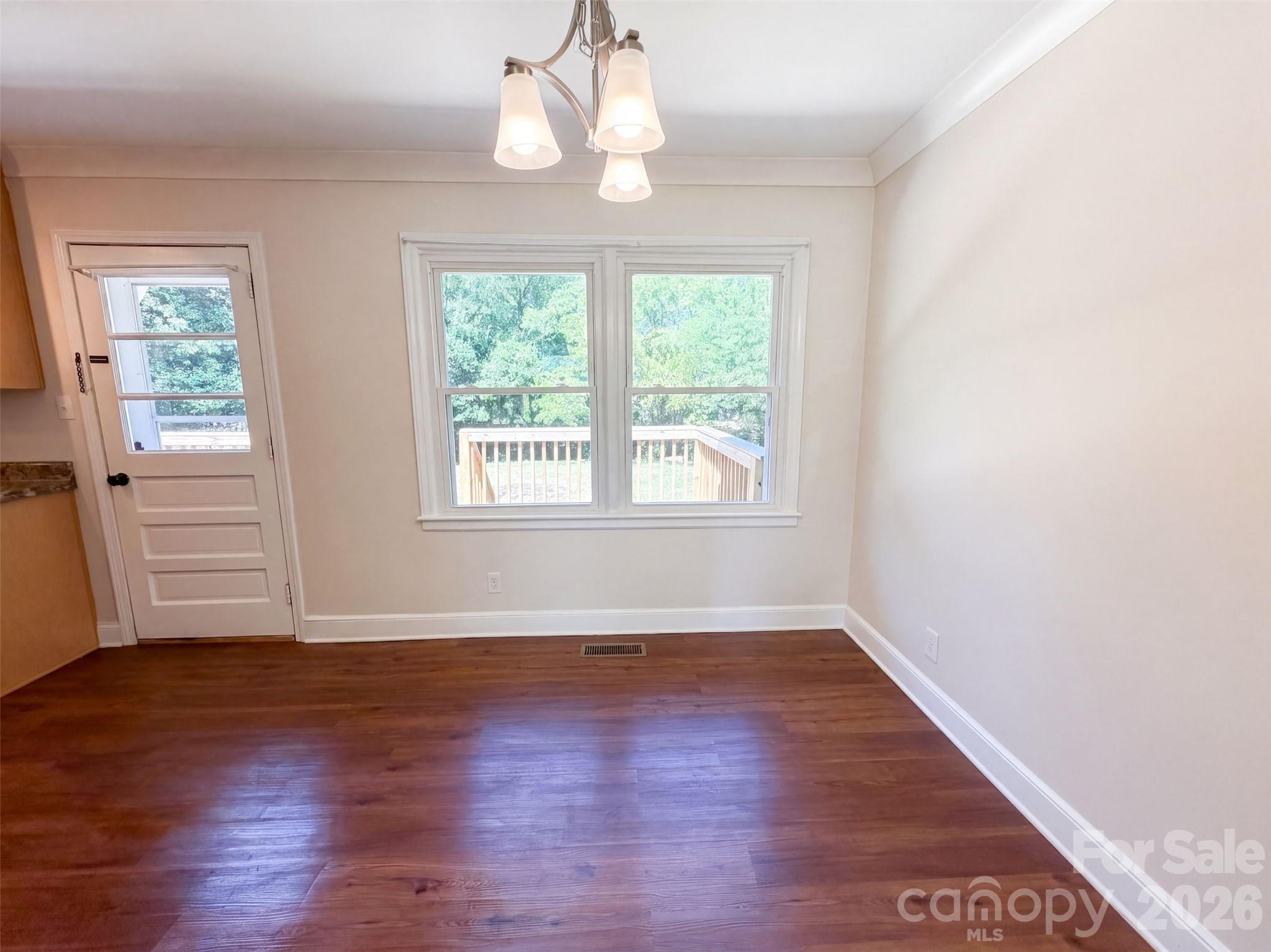 2154 Rosewood Drive Property Photo 6