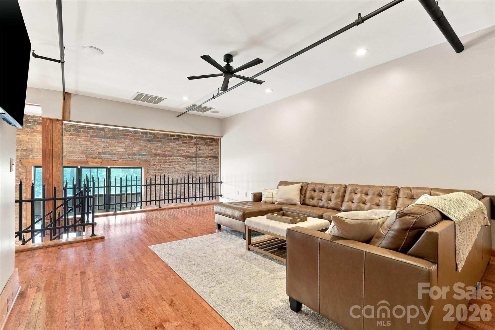 102 Russell Street 204 Property Photo 25