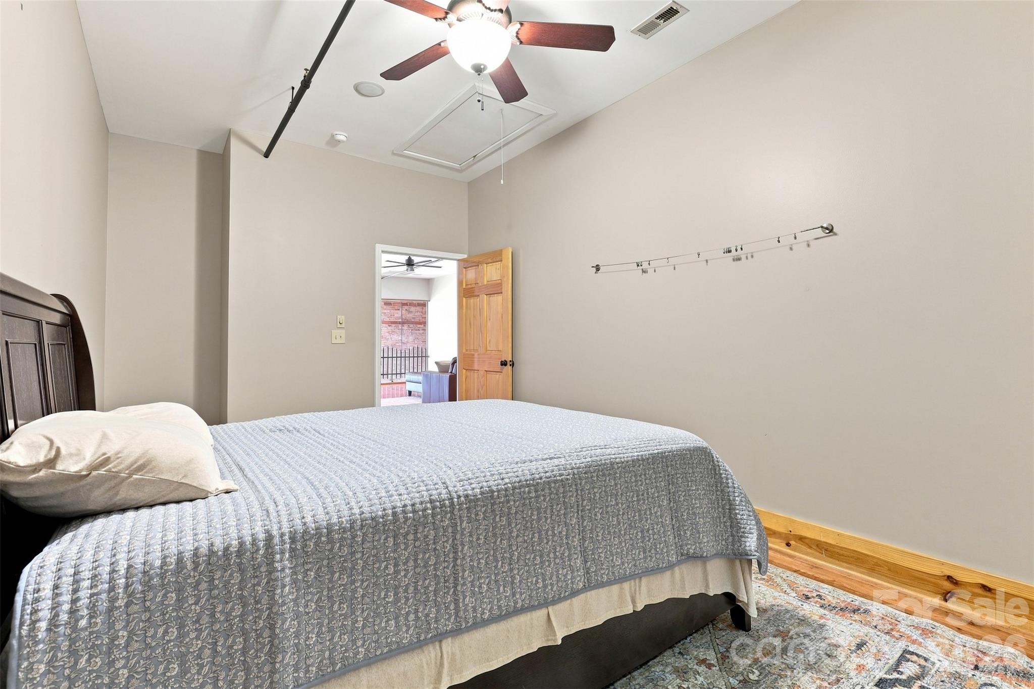 102 Russell Street 204 Property Photo 27