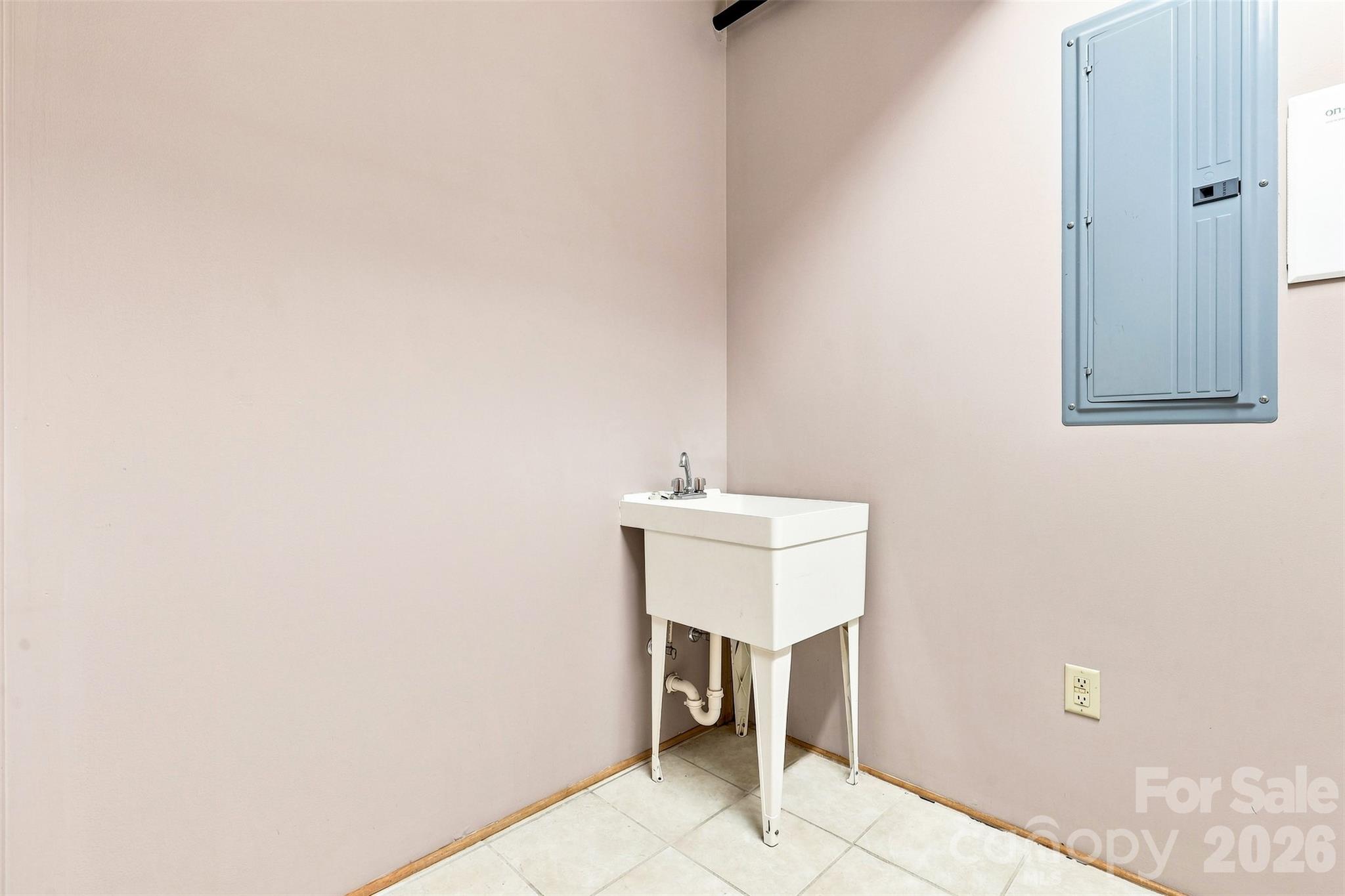 102 Russell Street 204 Property Photo 31