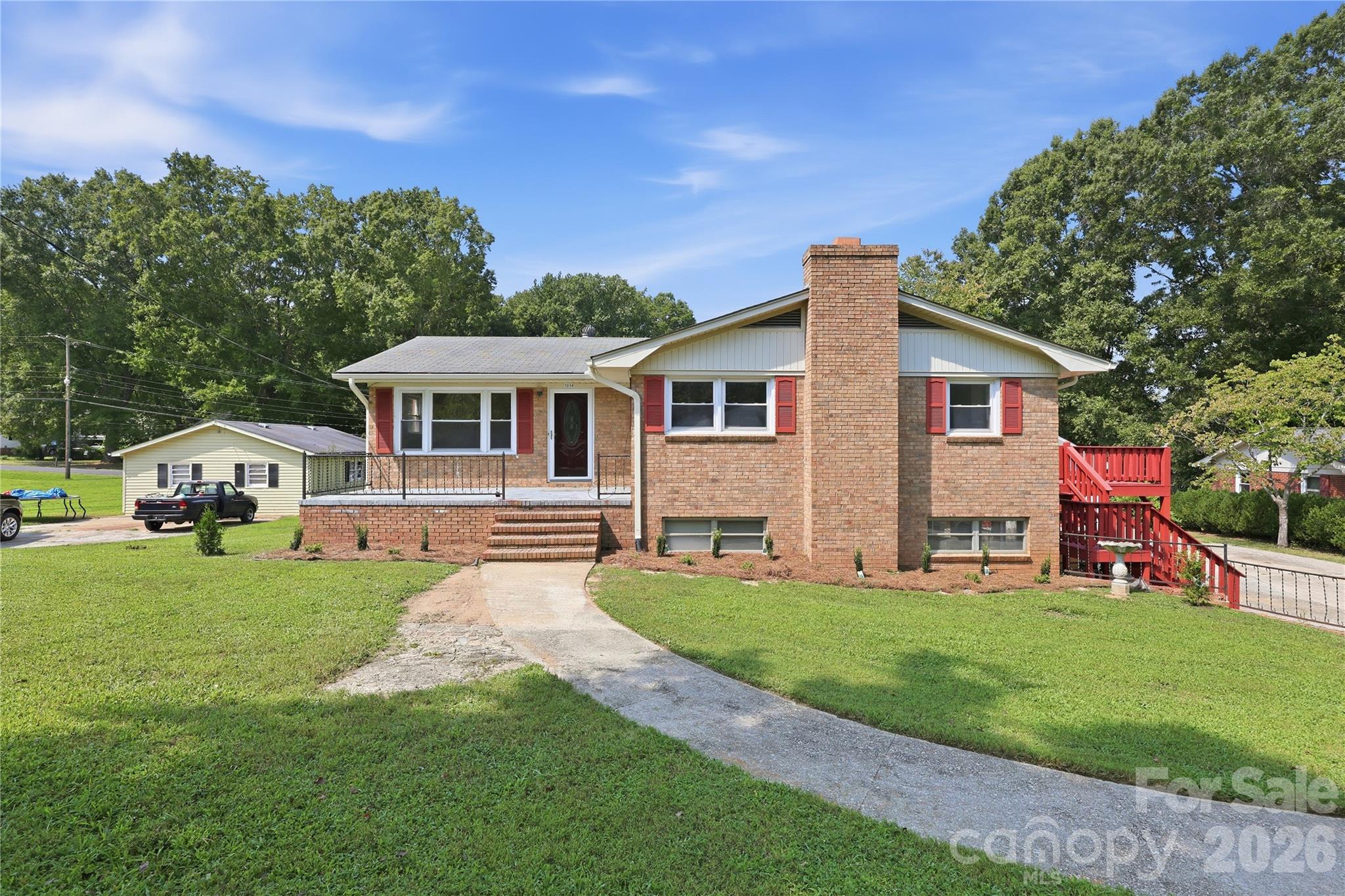 1014 Hoke Street Property Photo 1