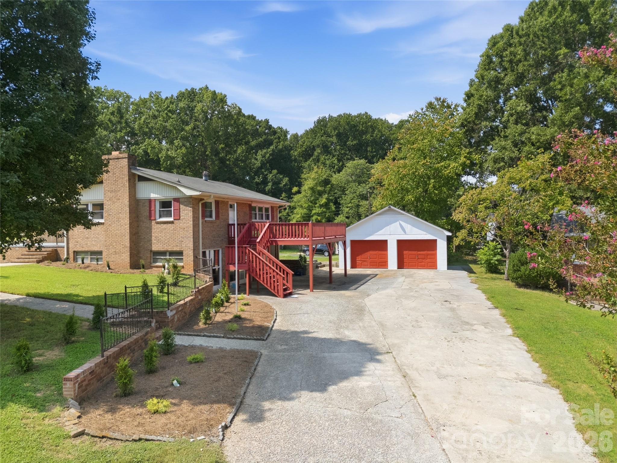 1014 Hoke Street Property Photo 4