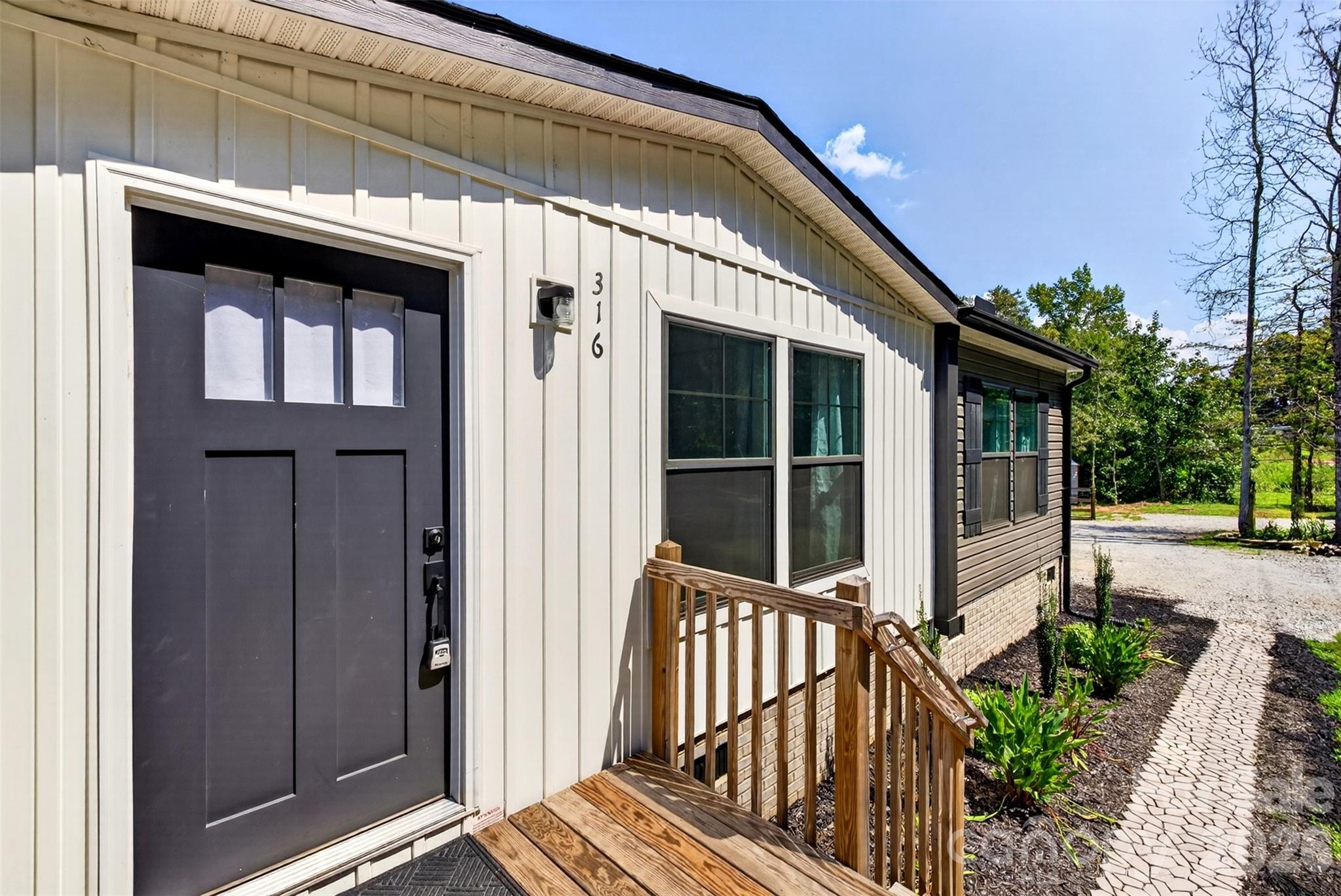 316 Oak Grove Road Property Photo 4
