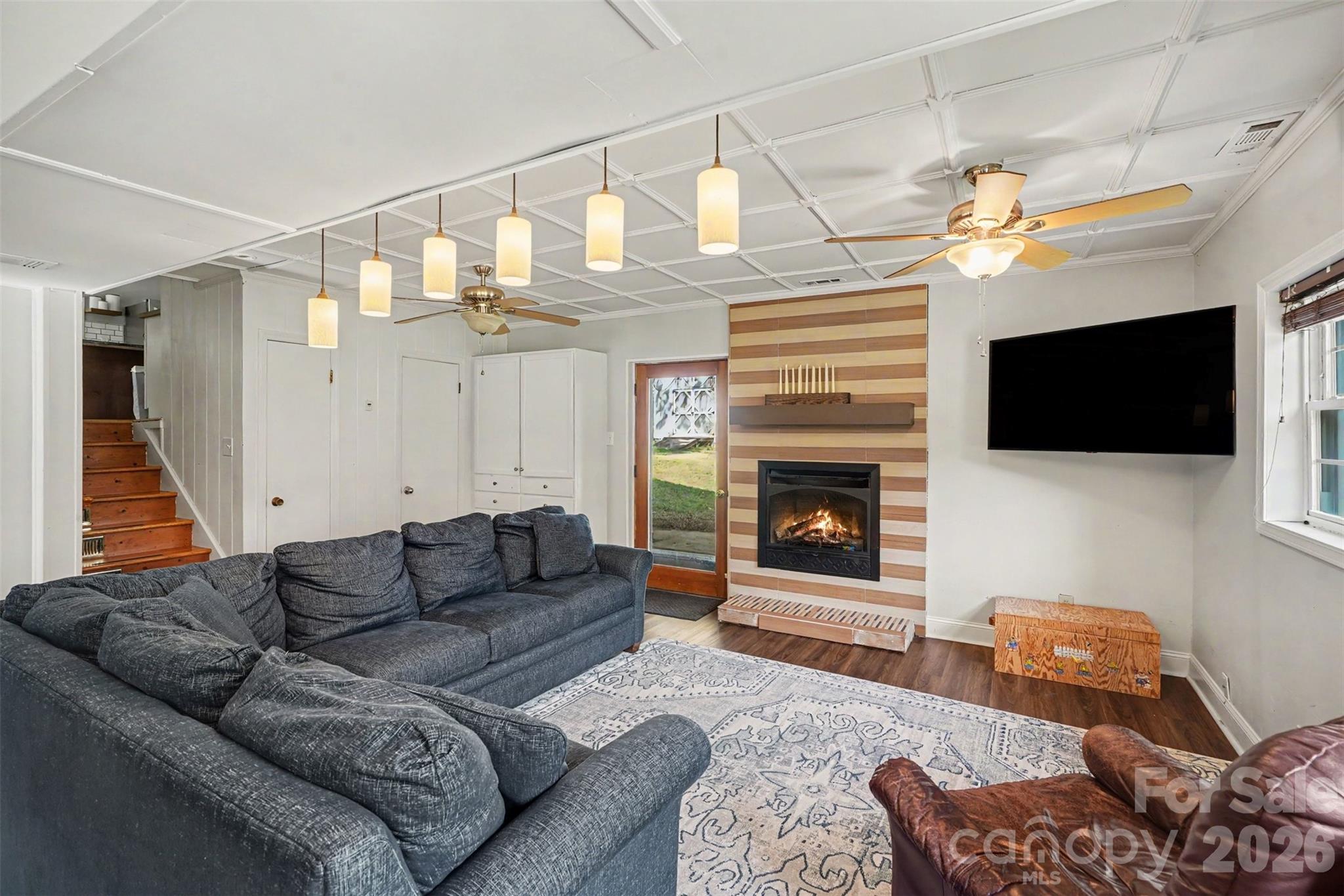 6910 Wrentree Drive Property Photo 4
