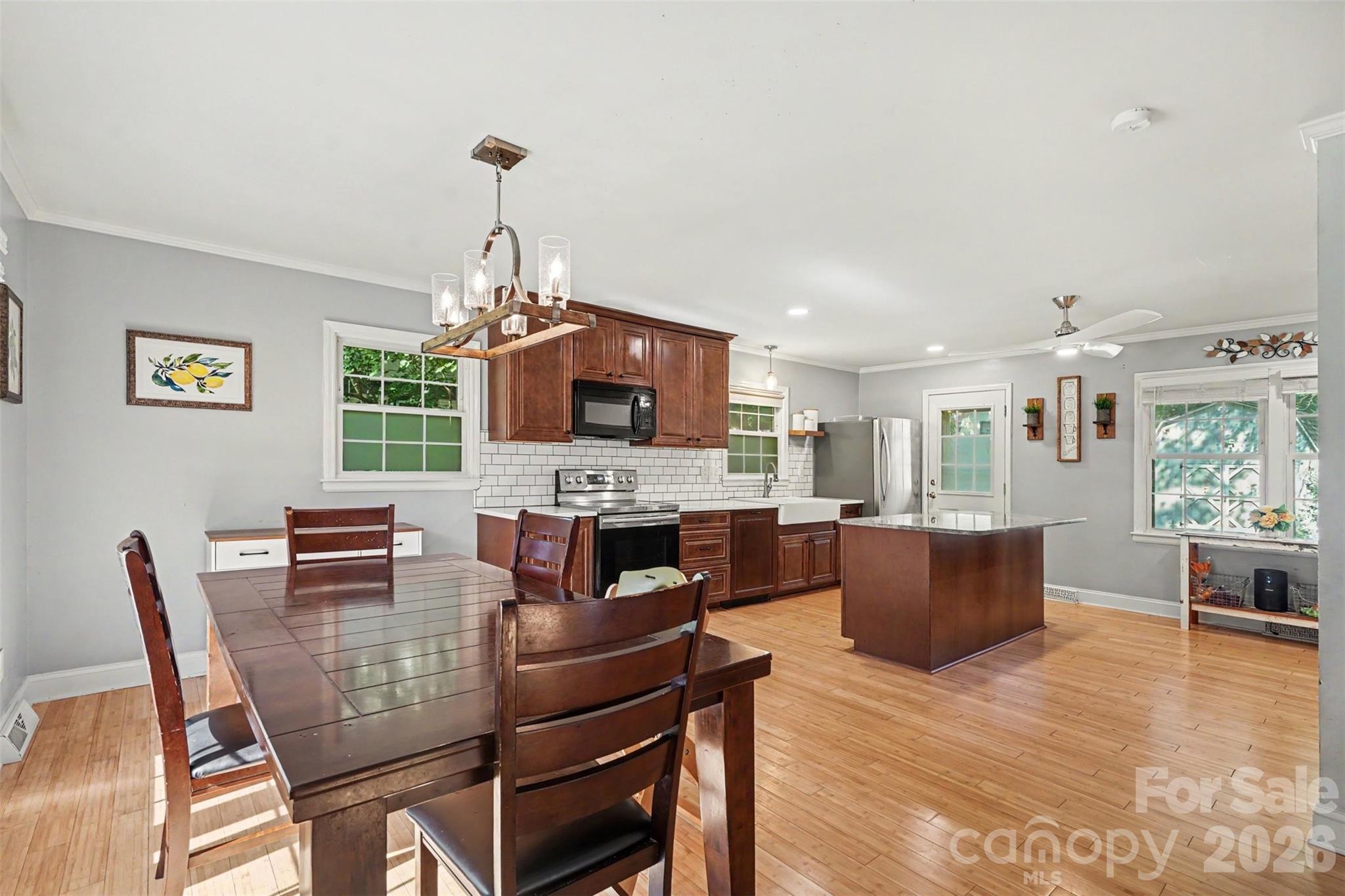 6910 Wrentree Drive Property Photo 7