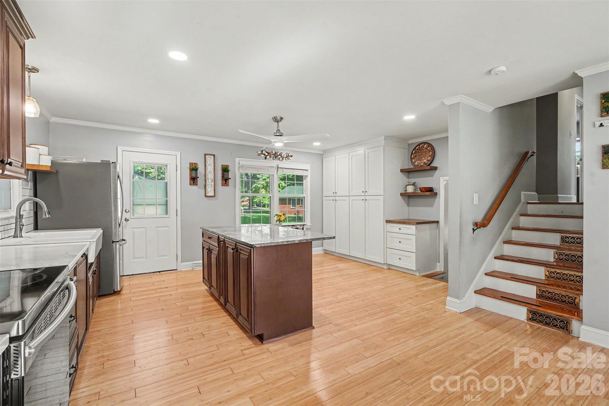 6910 Wrentree Drive Property Photo 12