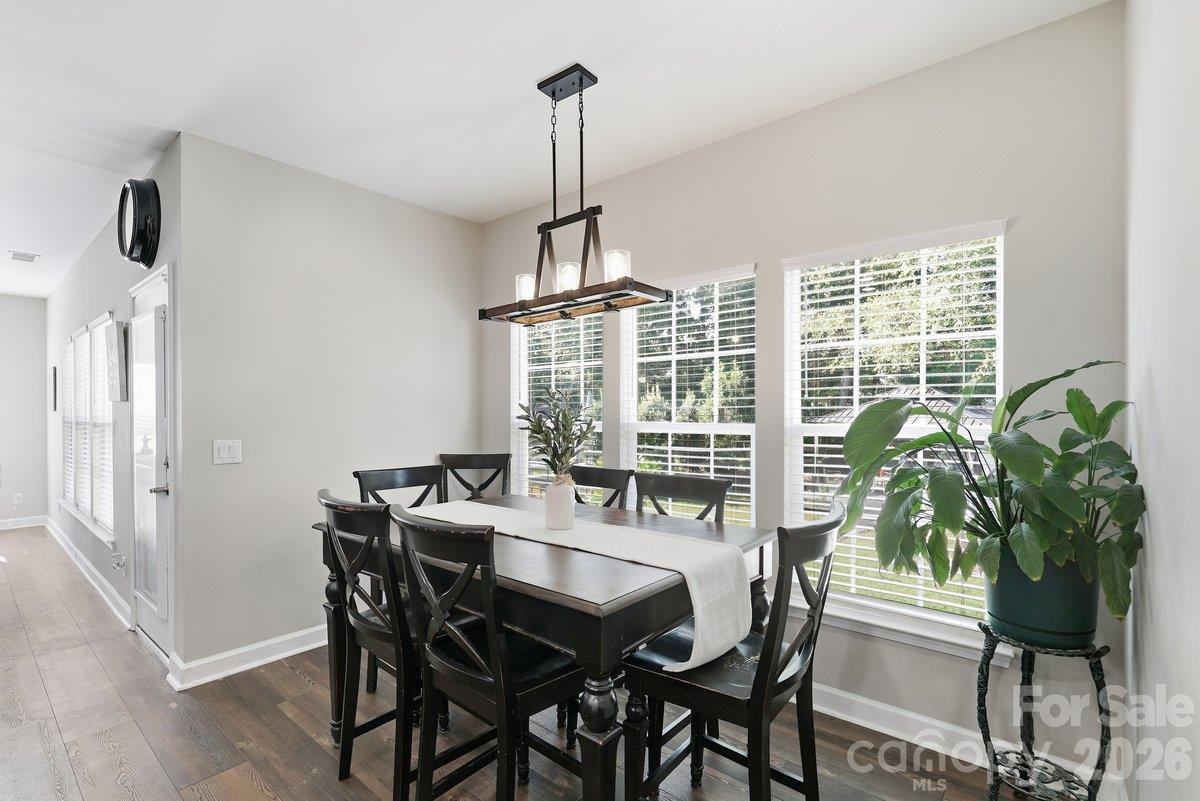 1008 Grayscroft Drive Property Photo 11