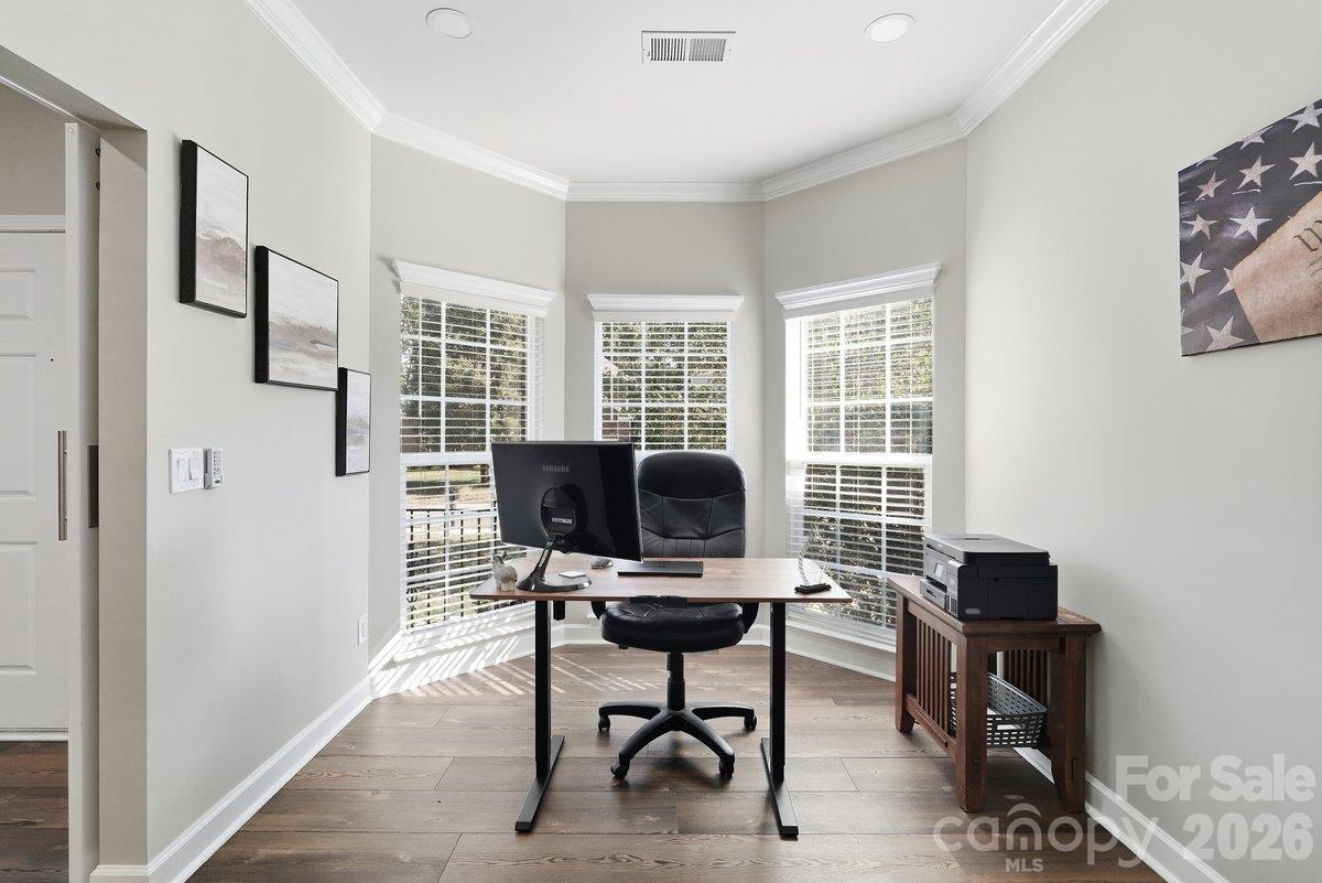 1008 Grayscroft Drive Property Photo 15