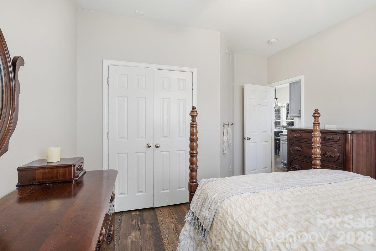 1008 Grayscroft Drive Property Photo 17