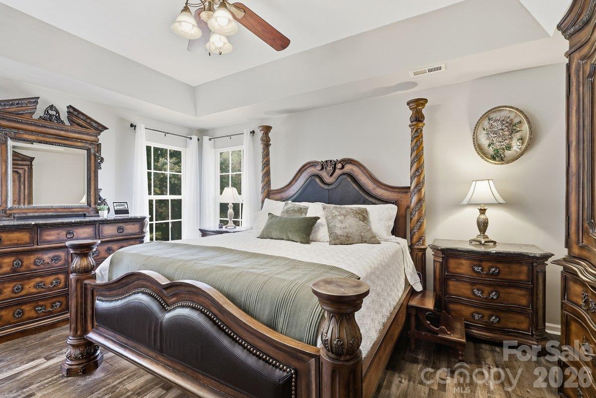 1008 Grayscroft Drive Property Photo 19