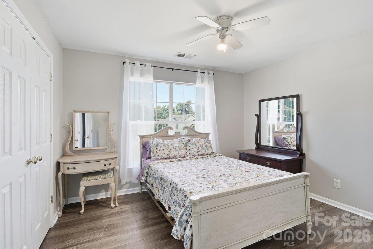 1008 Grayscroft Drive Property Photo 24