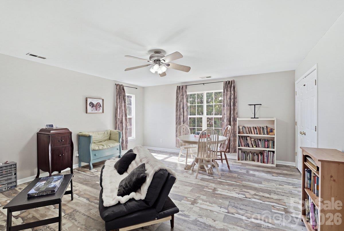 1008 Grayscroft Drive Property Photo 28