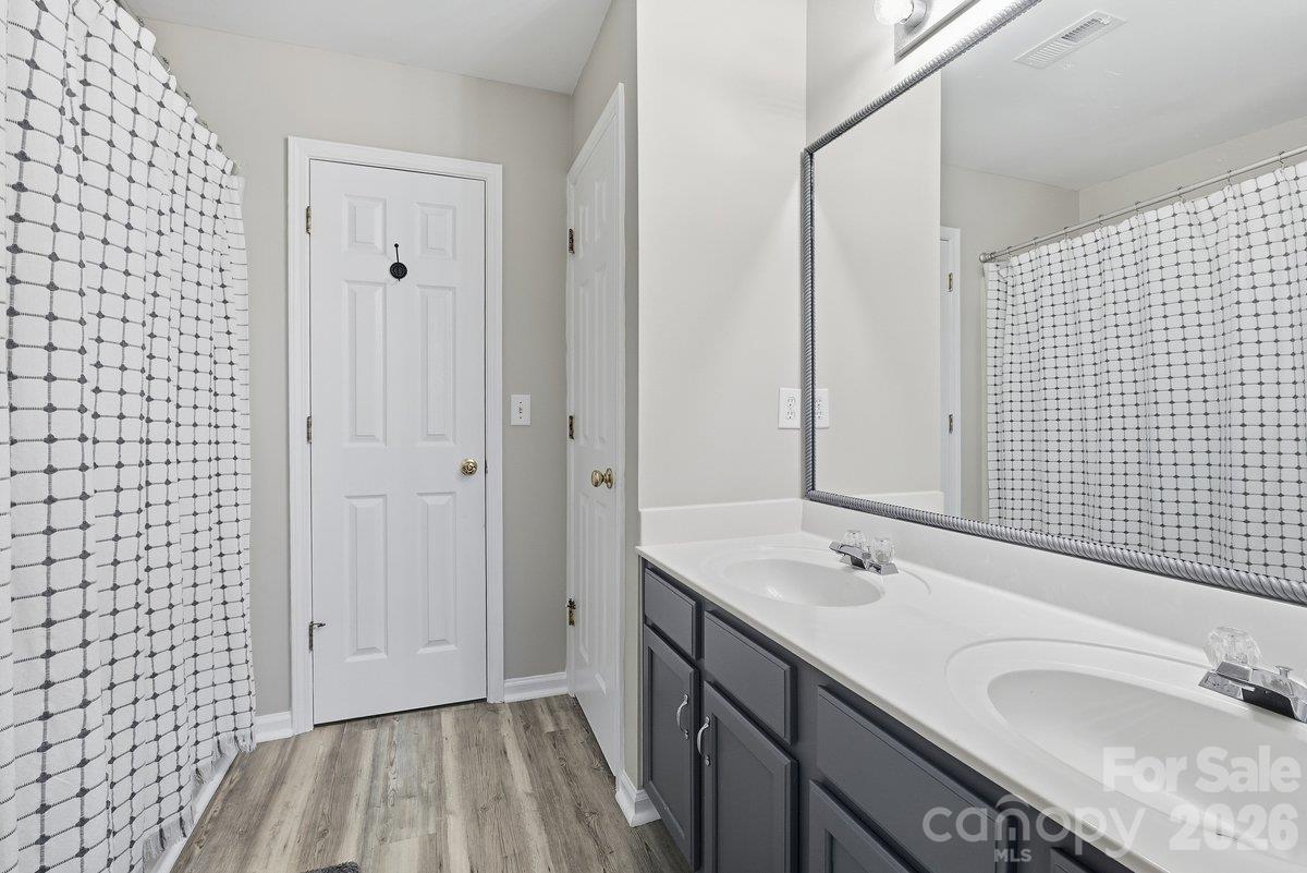 1008 Grayscroft Drive Property Photo 30