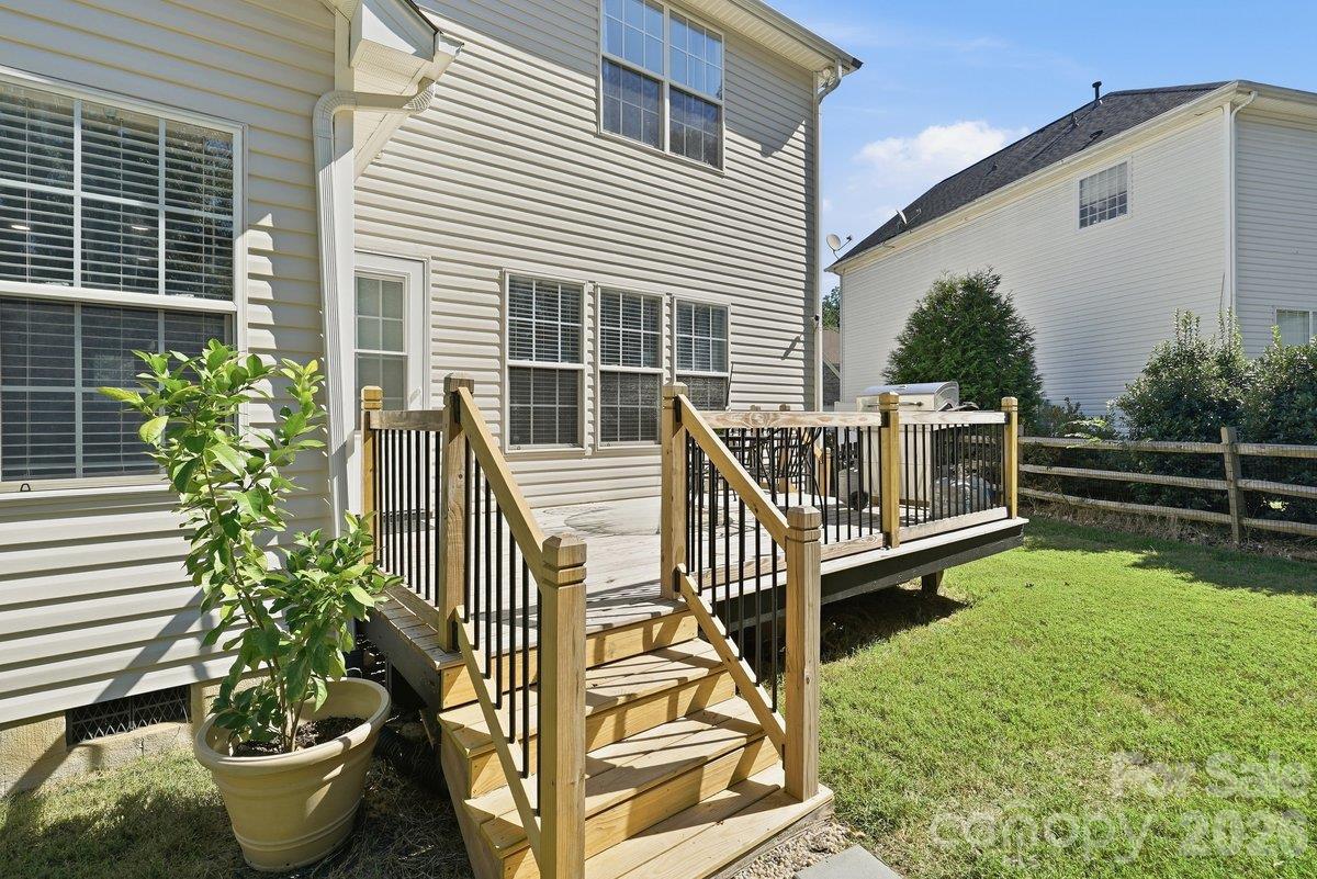 1008 Grayscroft Drive Property Photo 34