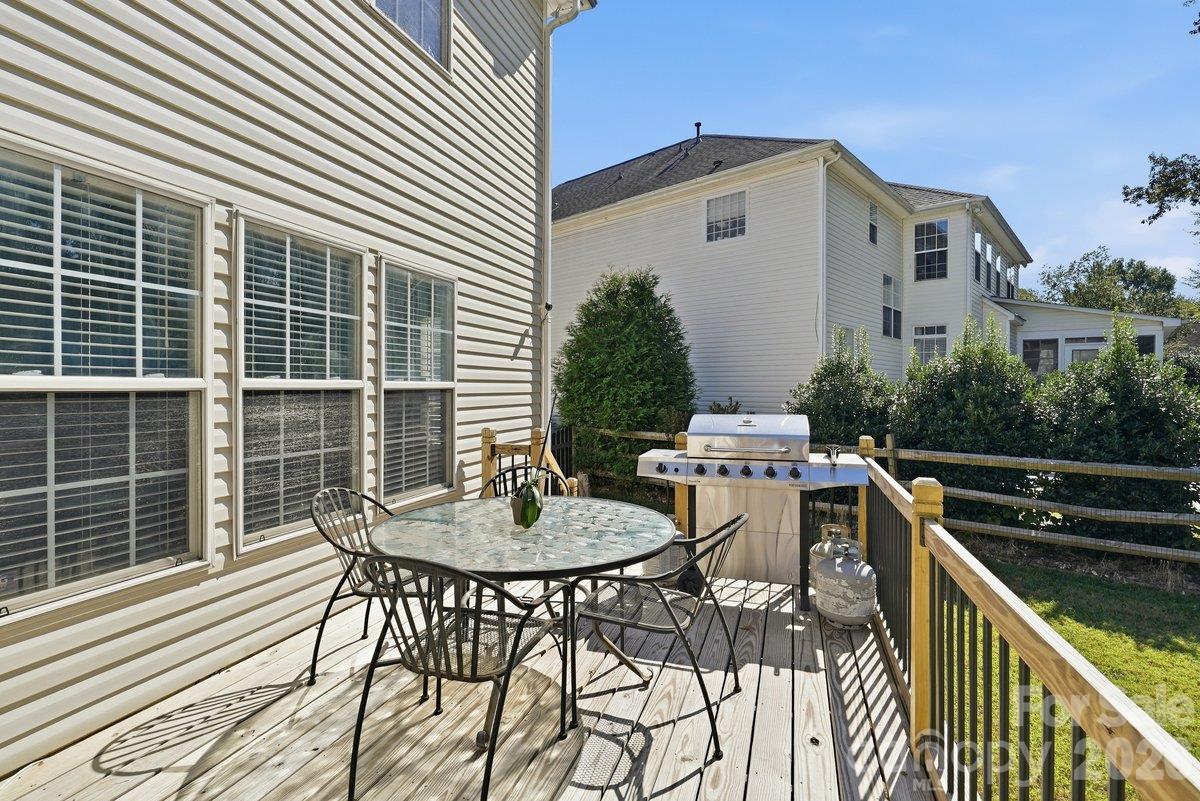 1008 Grayscroft Drive Property Photo 35