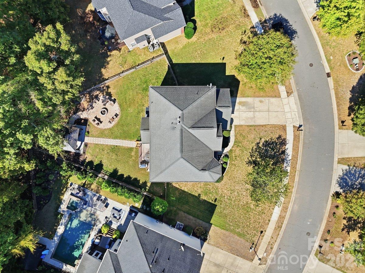1008 Grayscroft Drive Property Photo 41