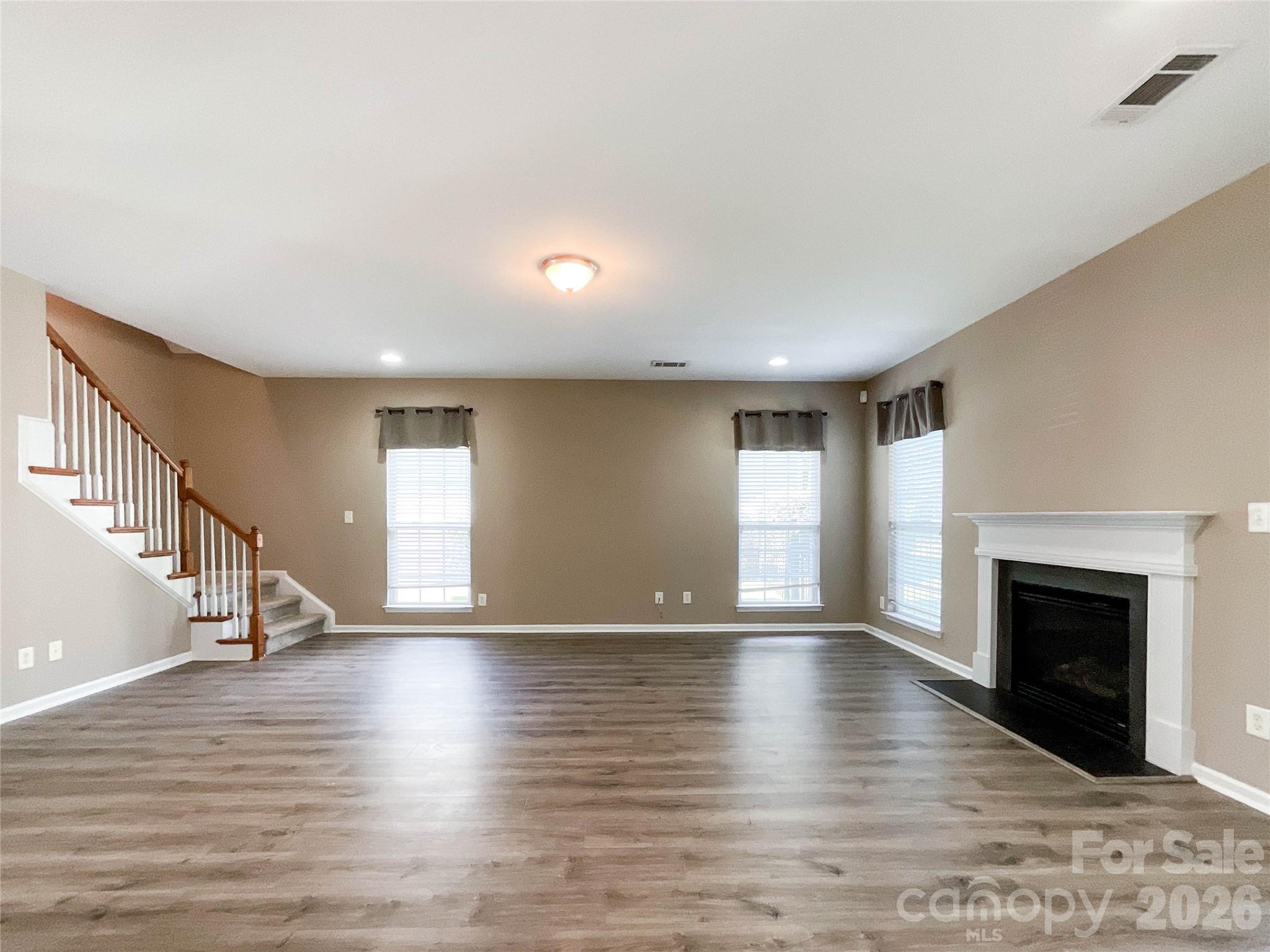 1112 Tranquil Falls Lane Property Photo 14