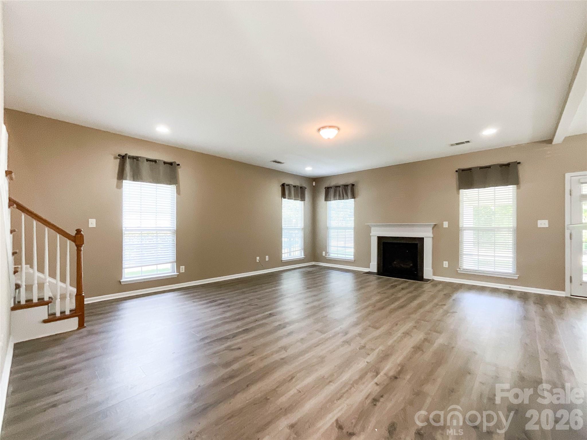 1112 Tranquil Falls Lane Property Photo 15