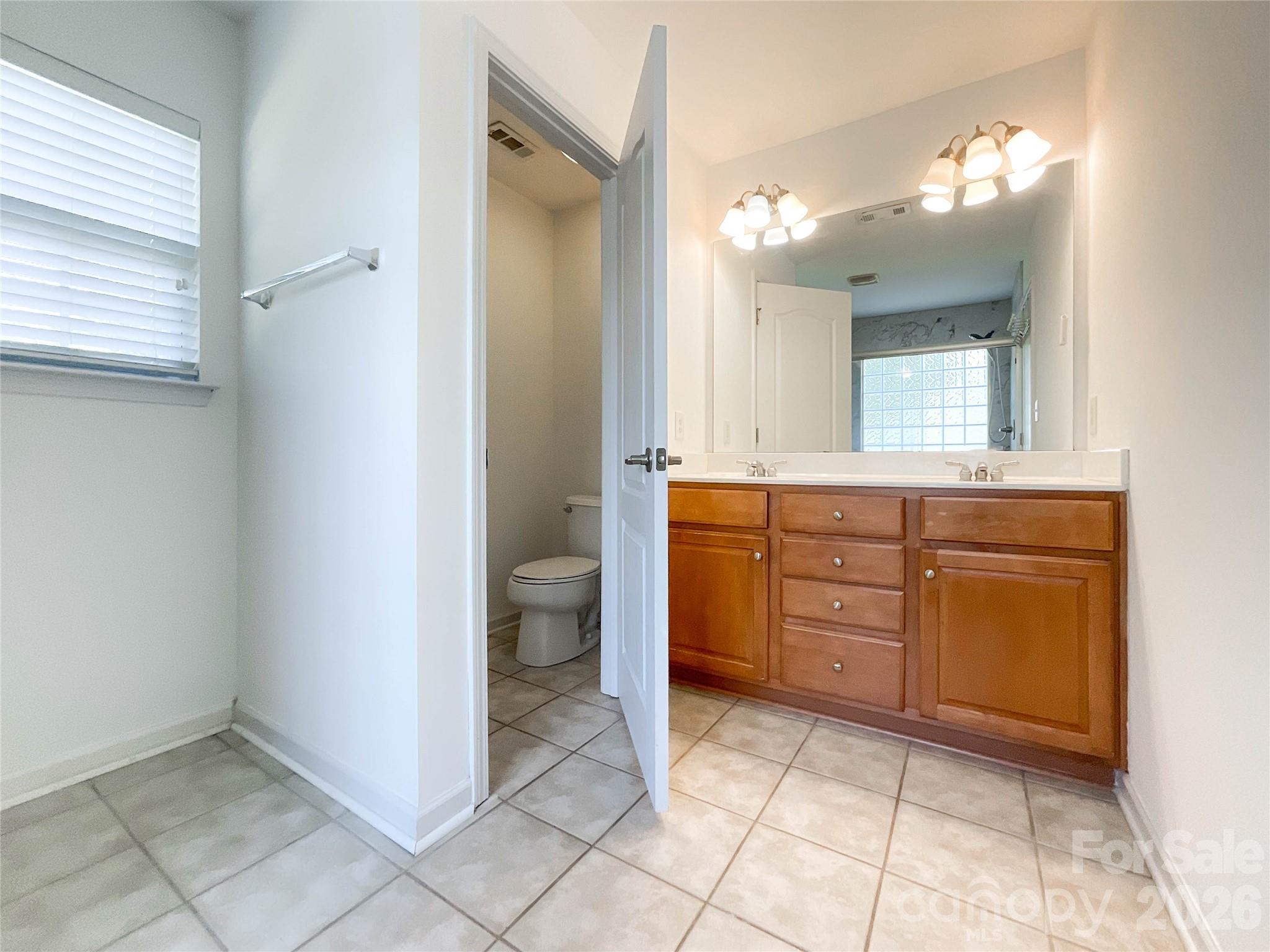 1112 Tranquil Falls Lane Property Photo 36