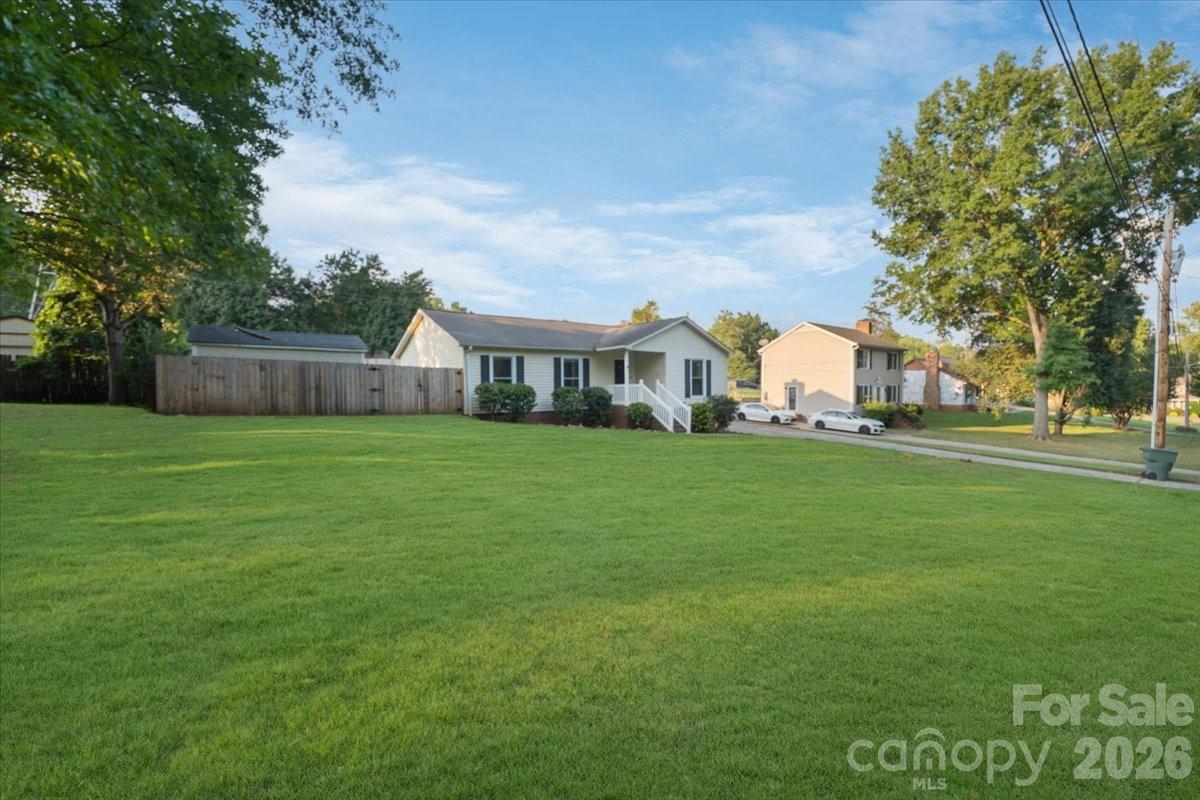 2508 Amity Avenue Property Photo 3