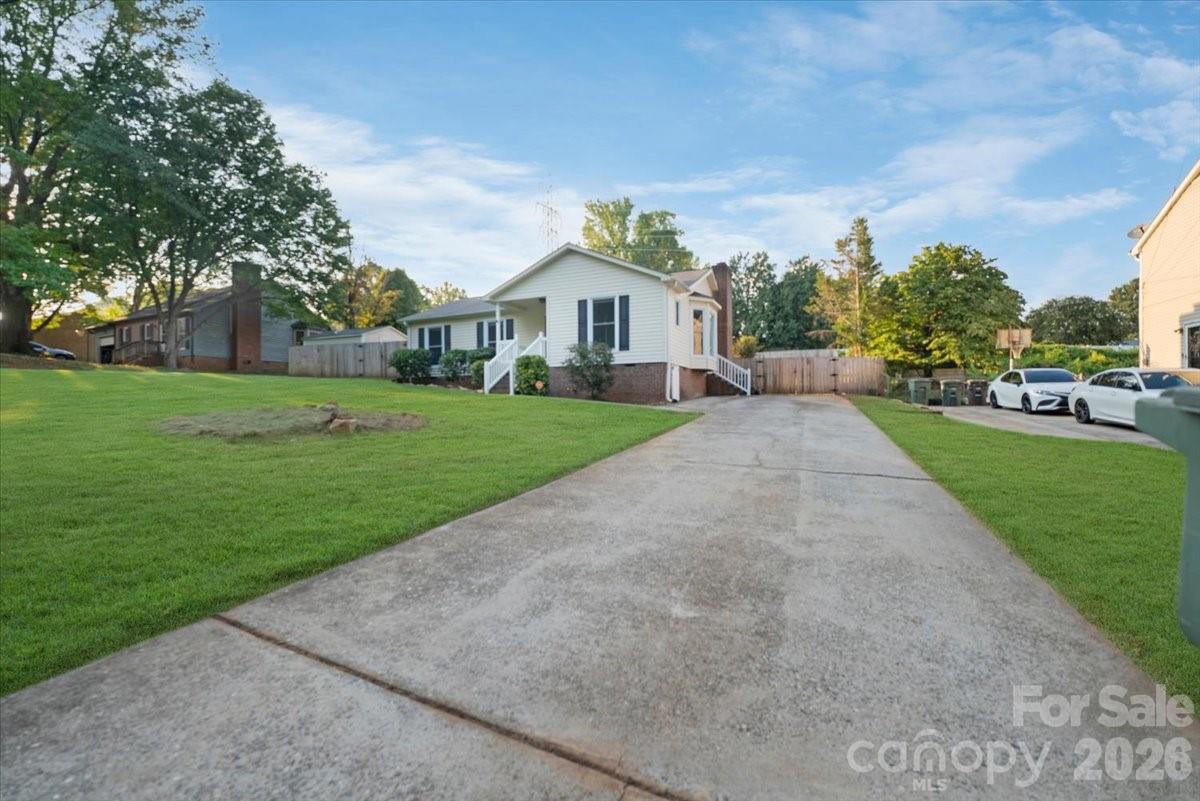 2508 Amity Avenue Property Photo 4