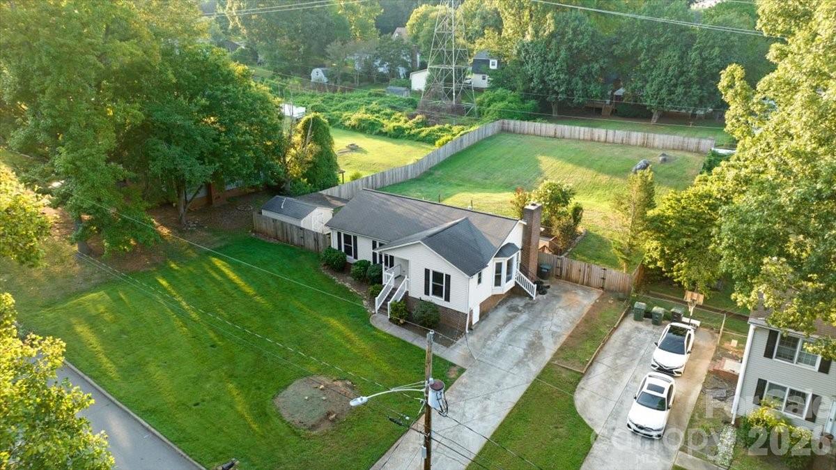 2508 Amity Avenue Property Photo 5
