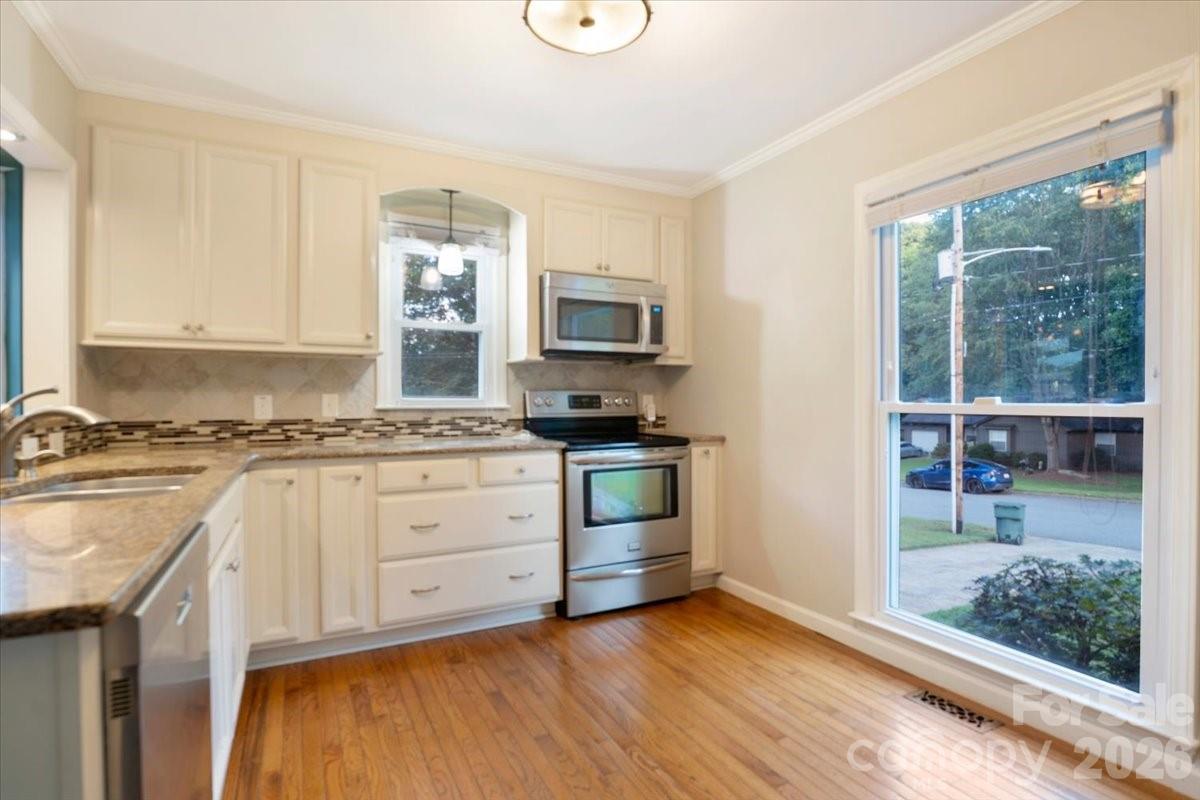 2508 Amity Avenue Property Photo 18