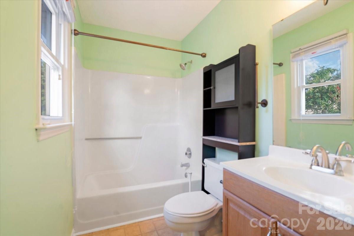 2508 Amity Avenue Property Photo 37