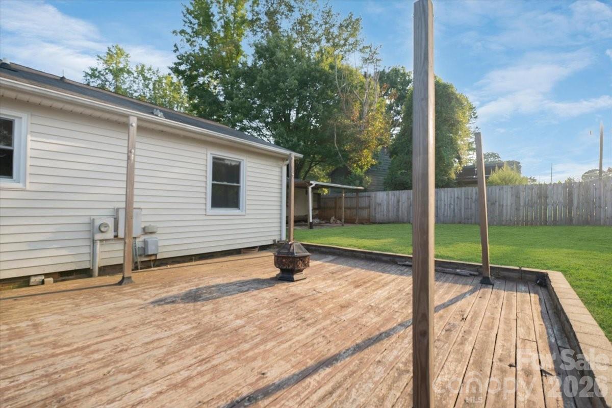 2508 Amity Avenue Property Photo 39
