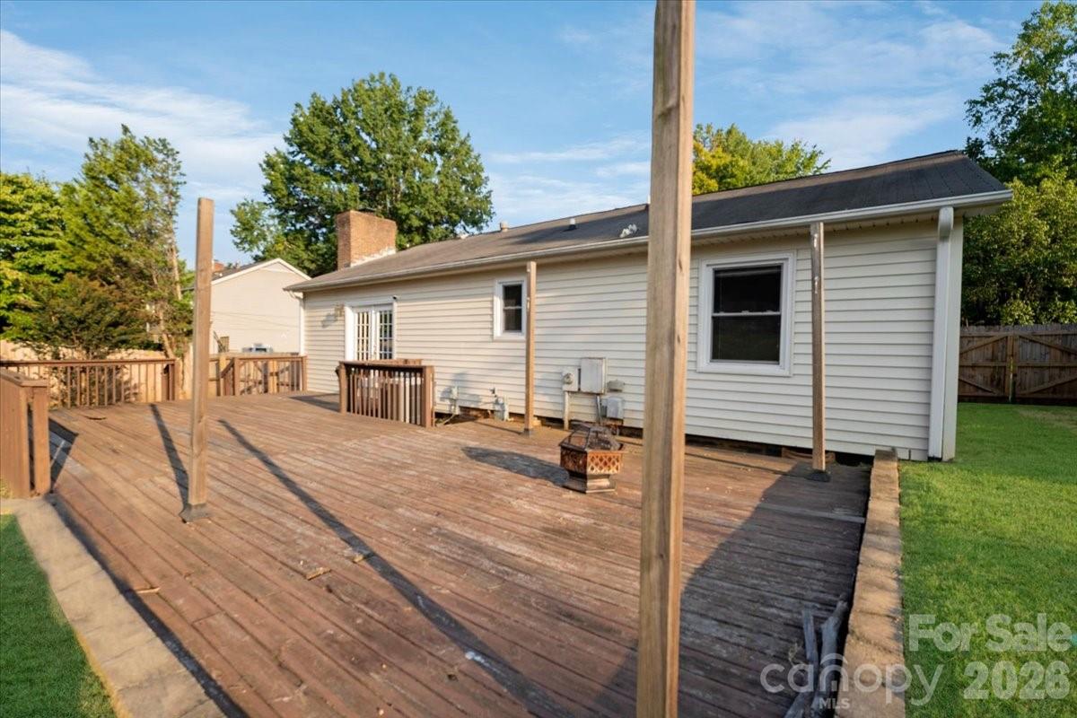 2508 Amity Avenue Property Photo 40