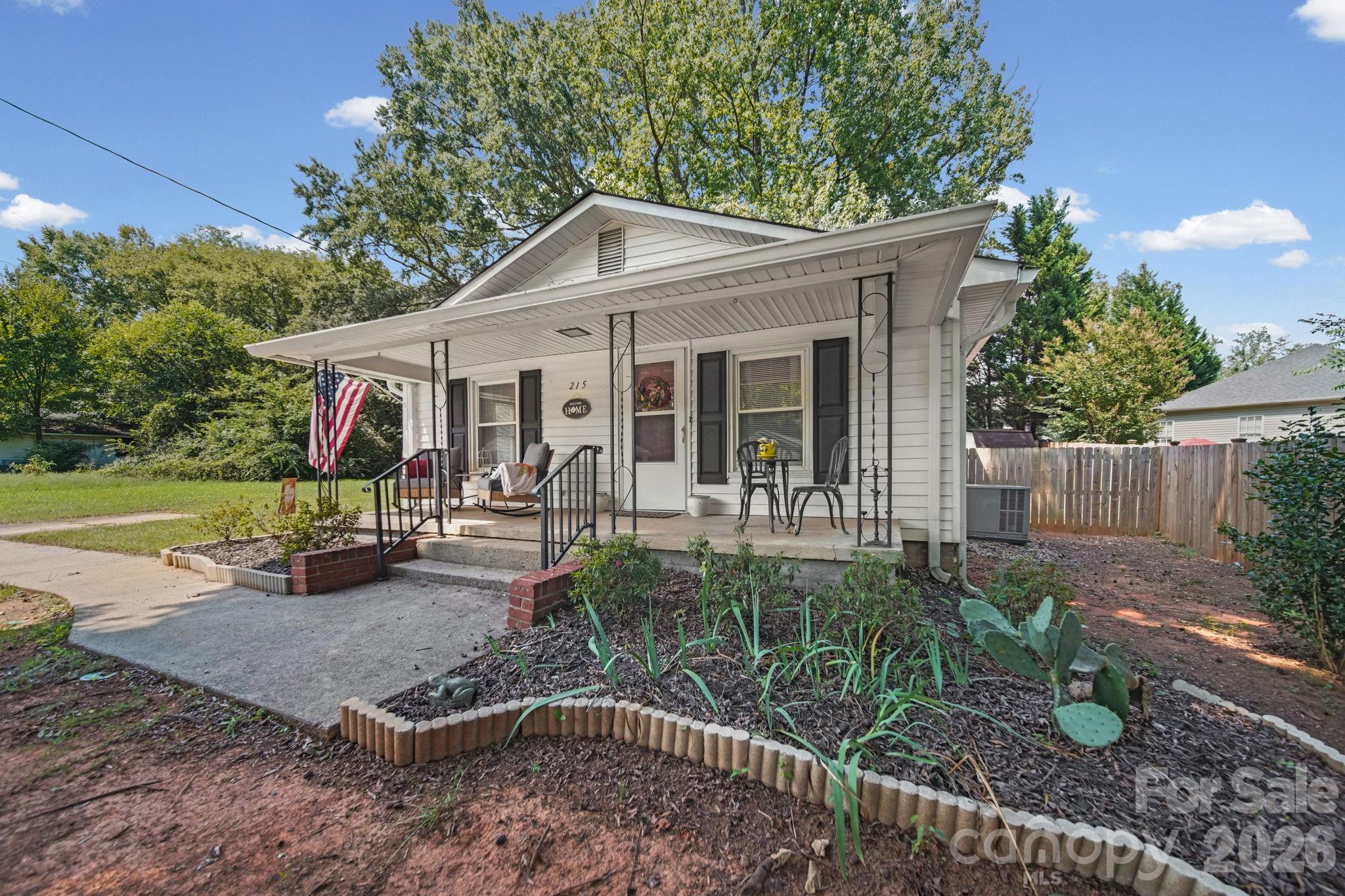215 Small Street Property Photo 1
