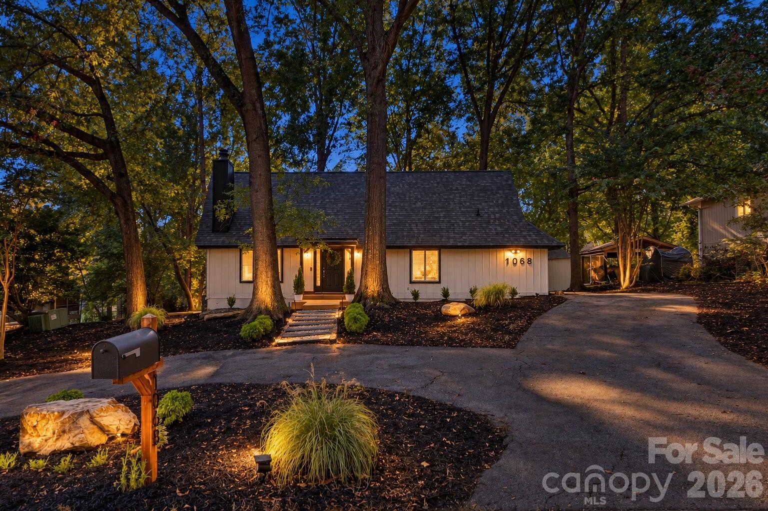 1068 Gauguin Lane Property Photo 2