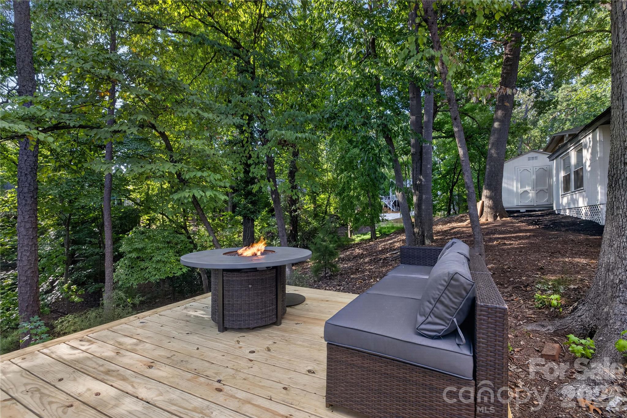 1068 Gauguin Lane Property Photo 13
