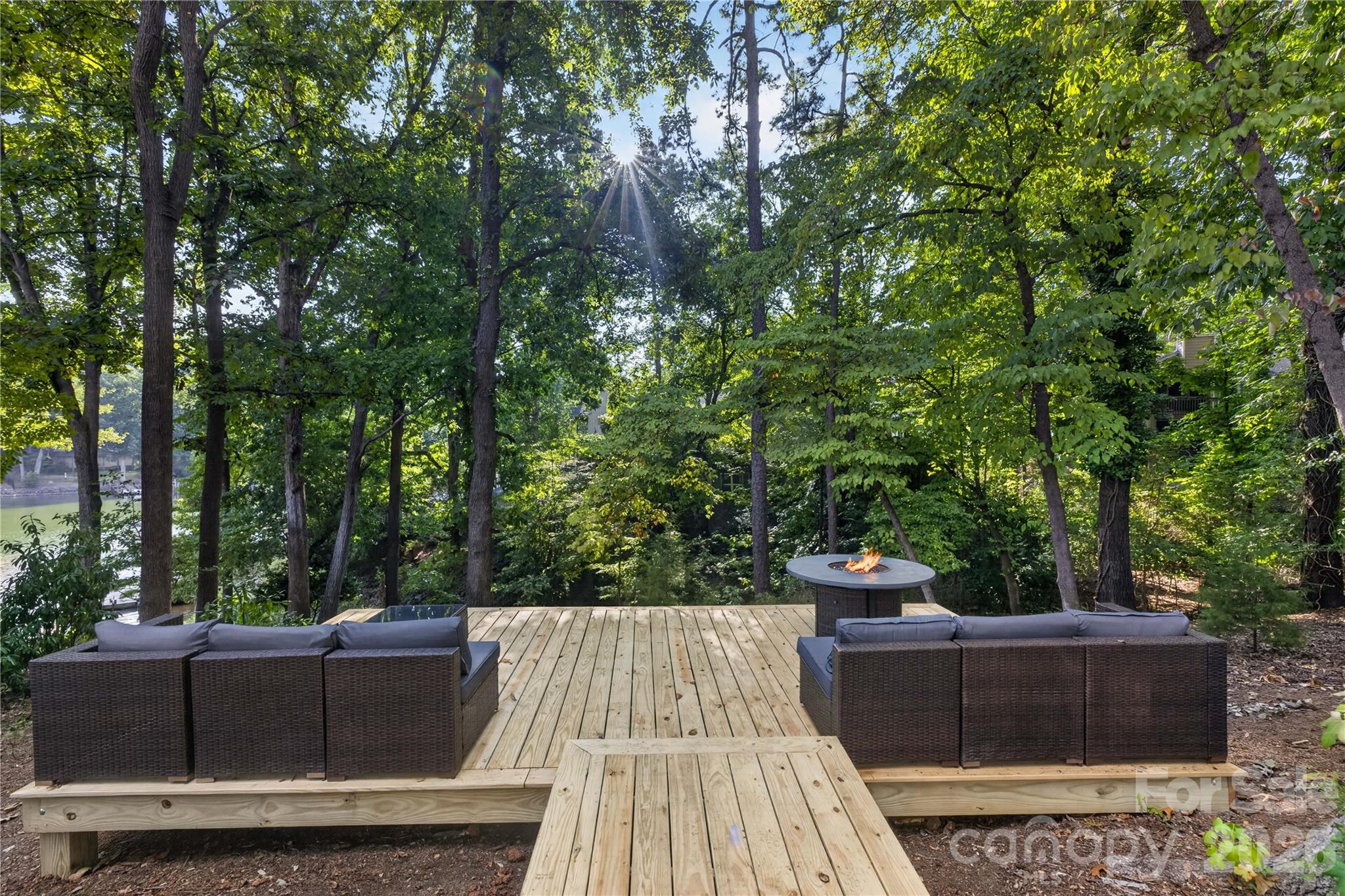 1068 Gauguin Lane Property Photo 14