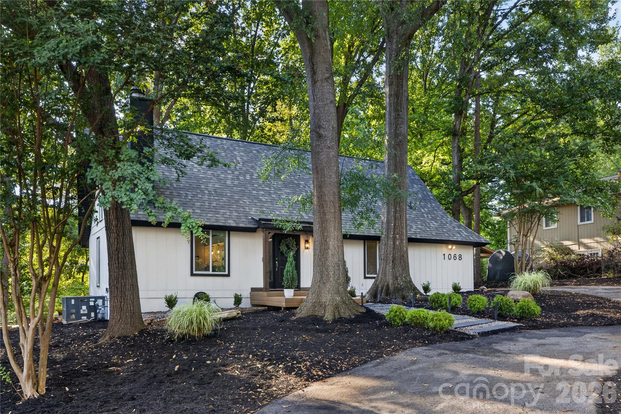 1068 Gauguin Lane Property Photo 17