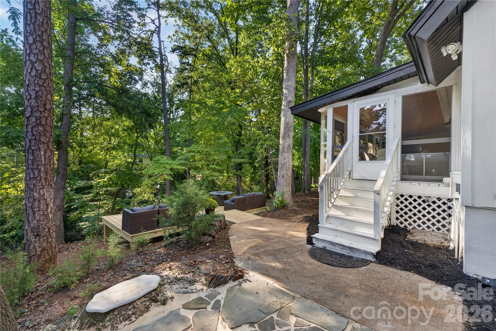 1068 Gauguin Lane Property Photo 18