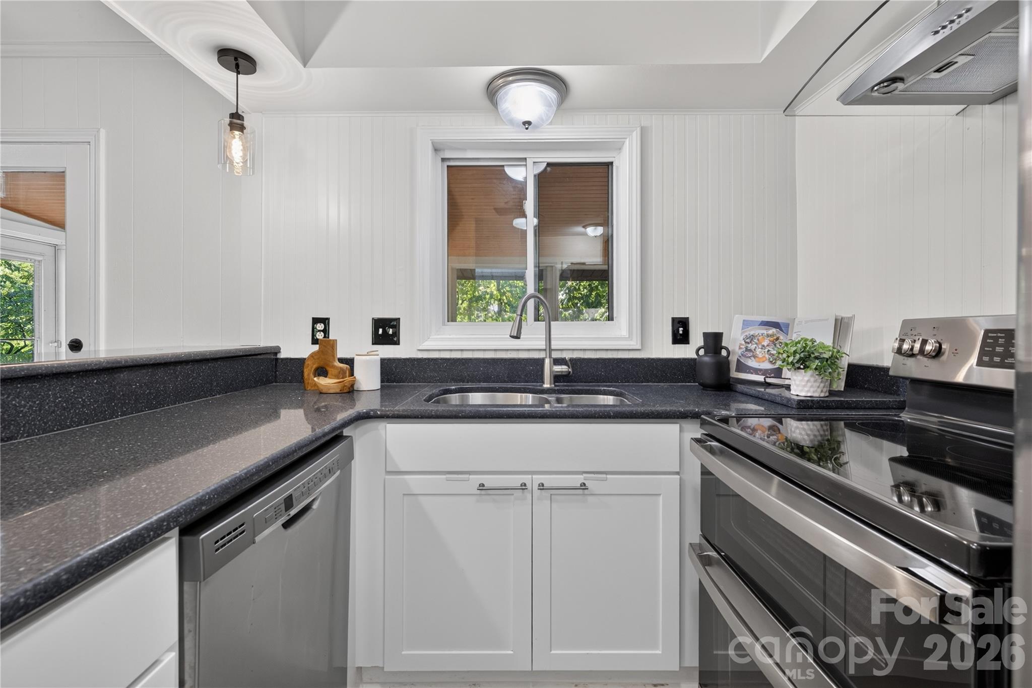 1068 Gauguin Lane Property Photo 31