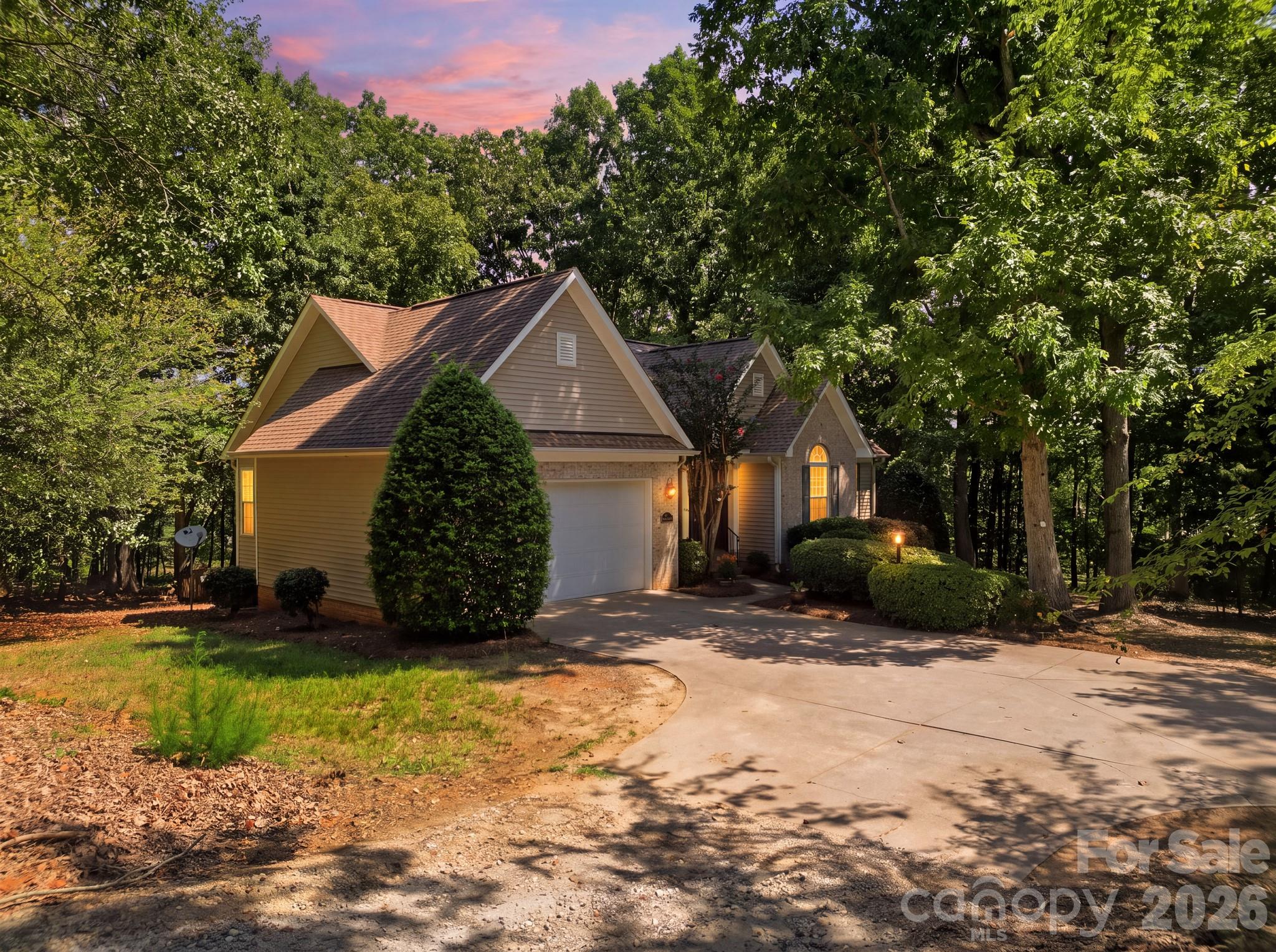 14724 Beatties Ford Road Property Photo 4