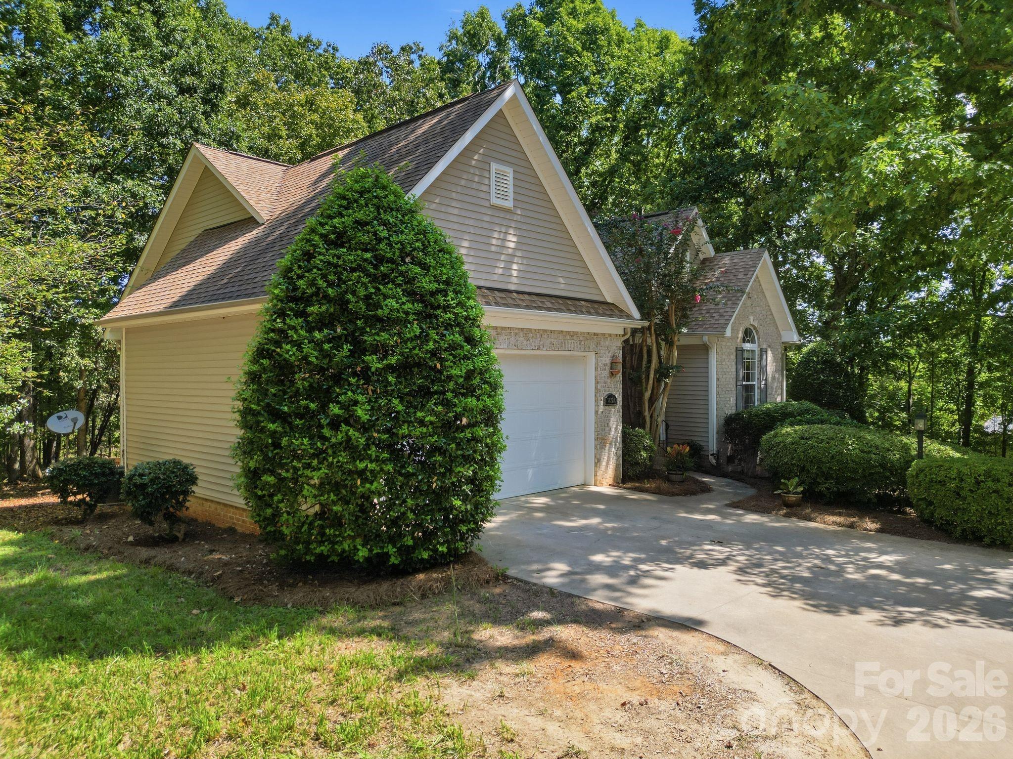 14724 Beatties Ford Road Property Photo 12