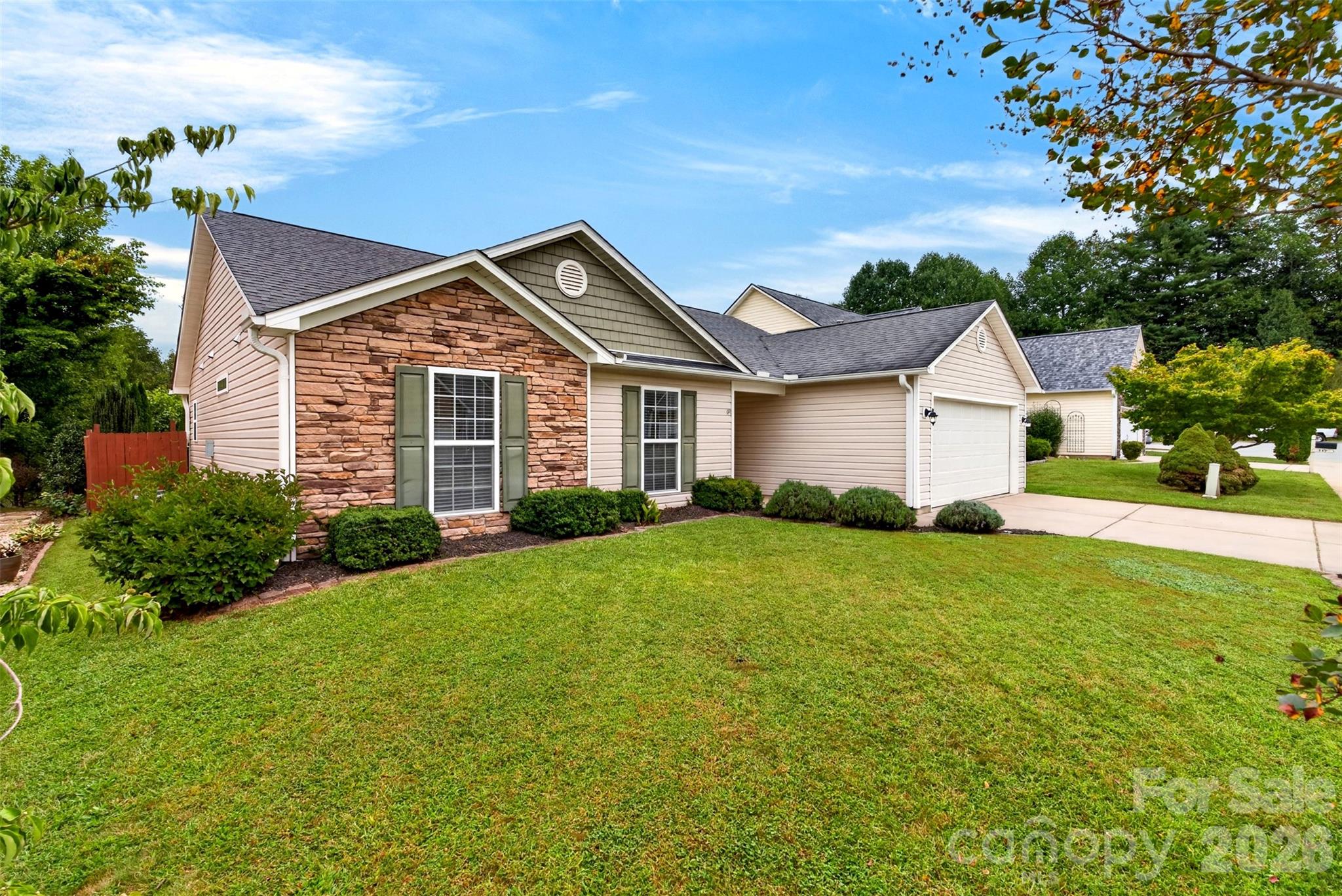 105 Creekwalk Lane Property Photo 4